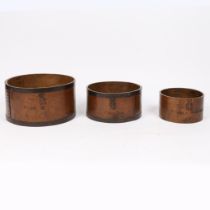 A SET OF THREE EARLY 20TH CENTURY GRAIN MEASURES.