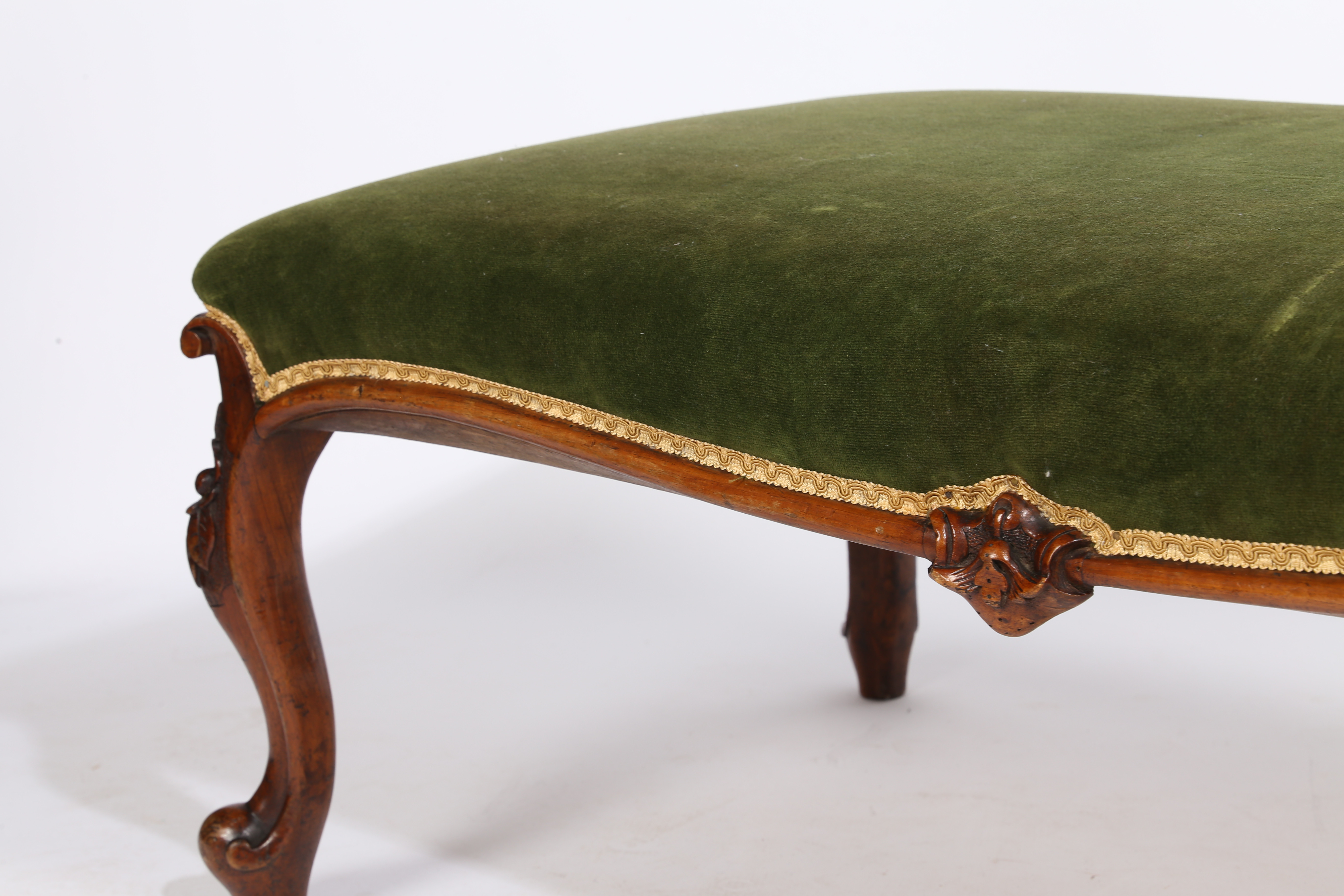 A LARGE 19TH CENTURY WALNUT AND UPHOLSTERED FOOTSTOOL. - Image 5 of 8