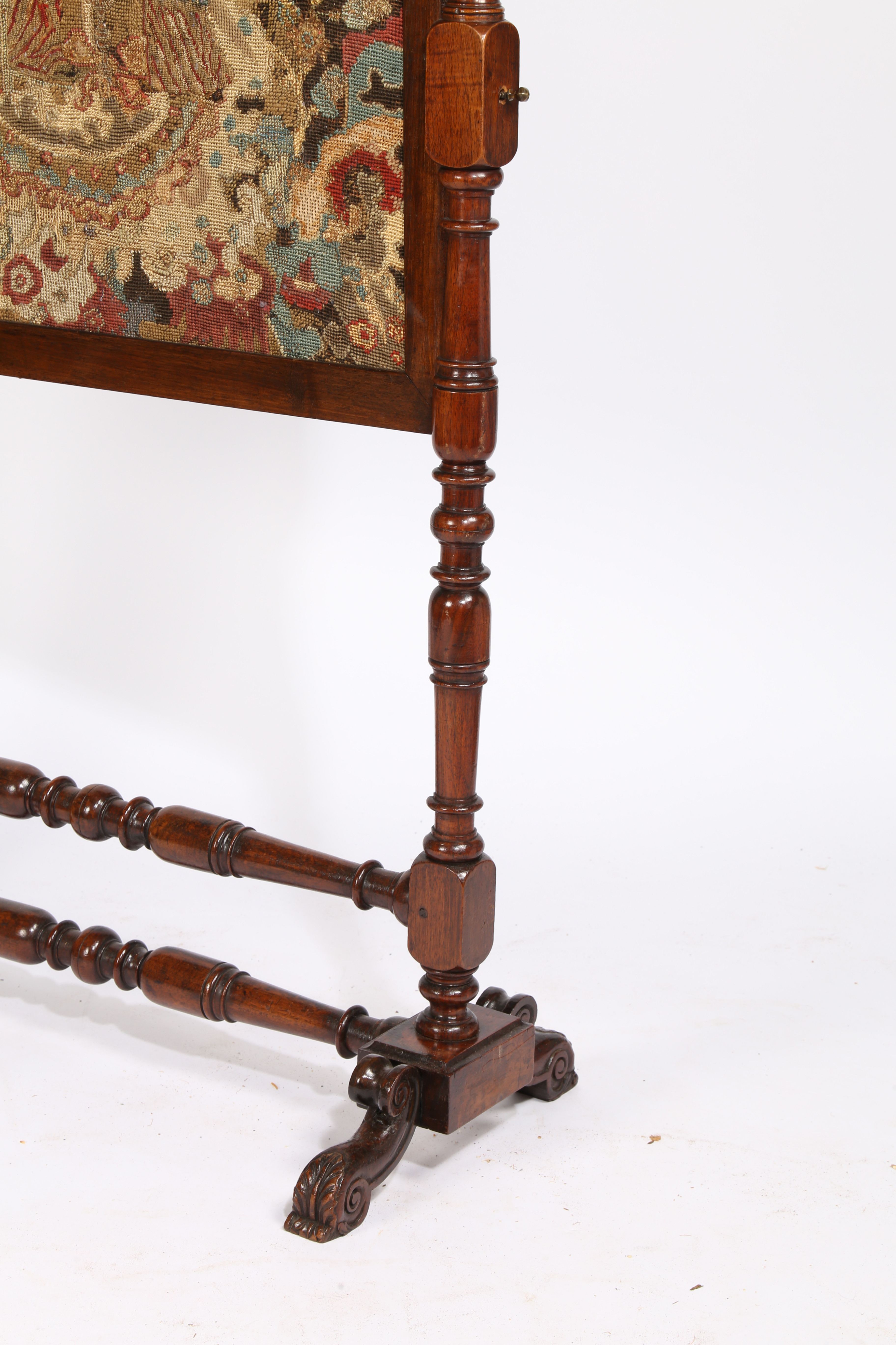 A VICTORIAN MAHOGANY FIRESCREEN. - Image 5 of 6