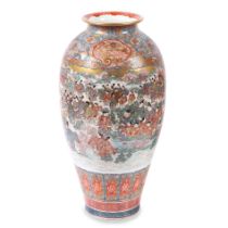 A KUTANI JAPANESE PORCELAIN VASE, MEIJI ERA (1868-1912) 19TH CENTURY.