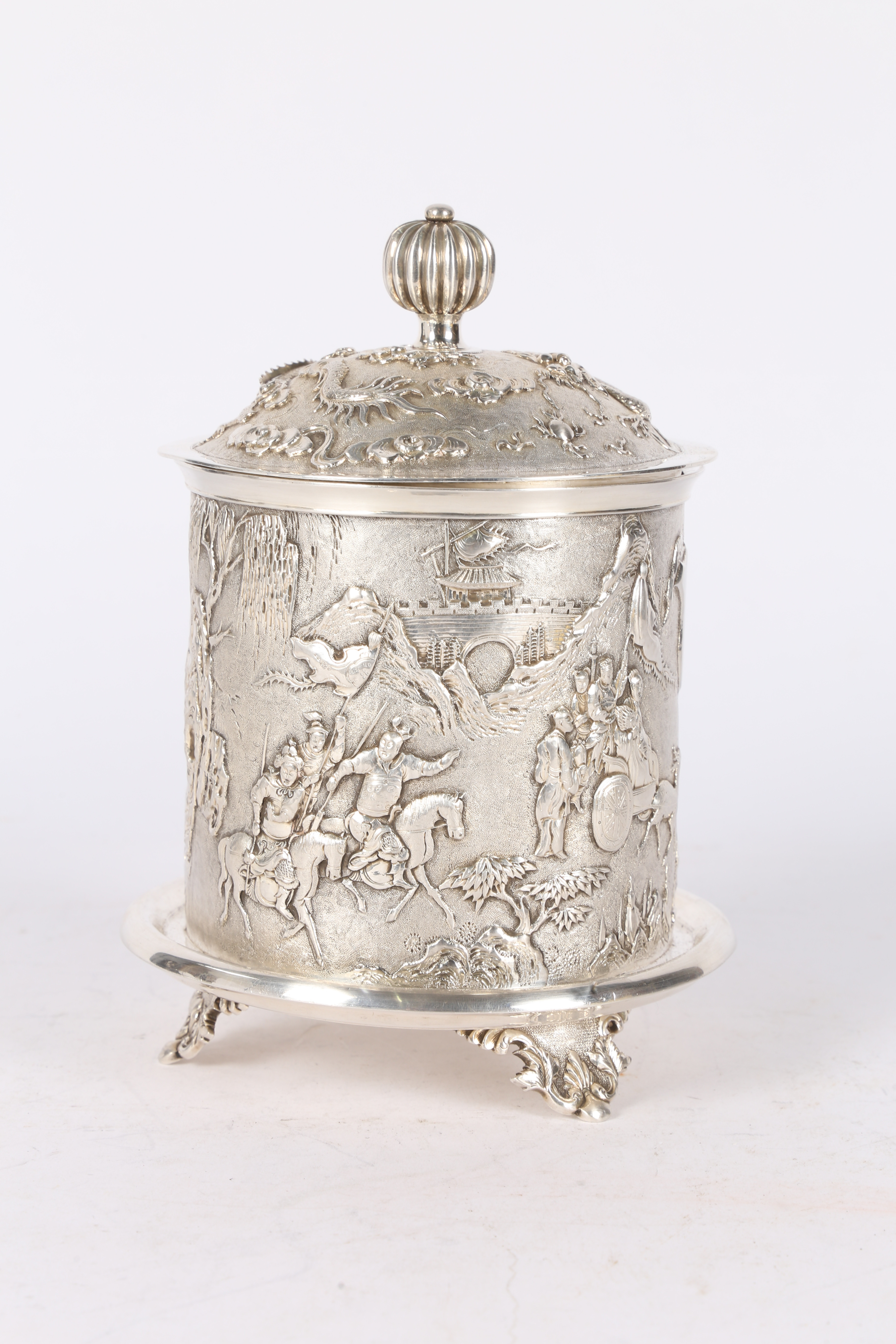 A LARGE AND GOOD CHINESE WHITE METAL TEA CANISTER. - Image 7 of 10