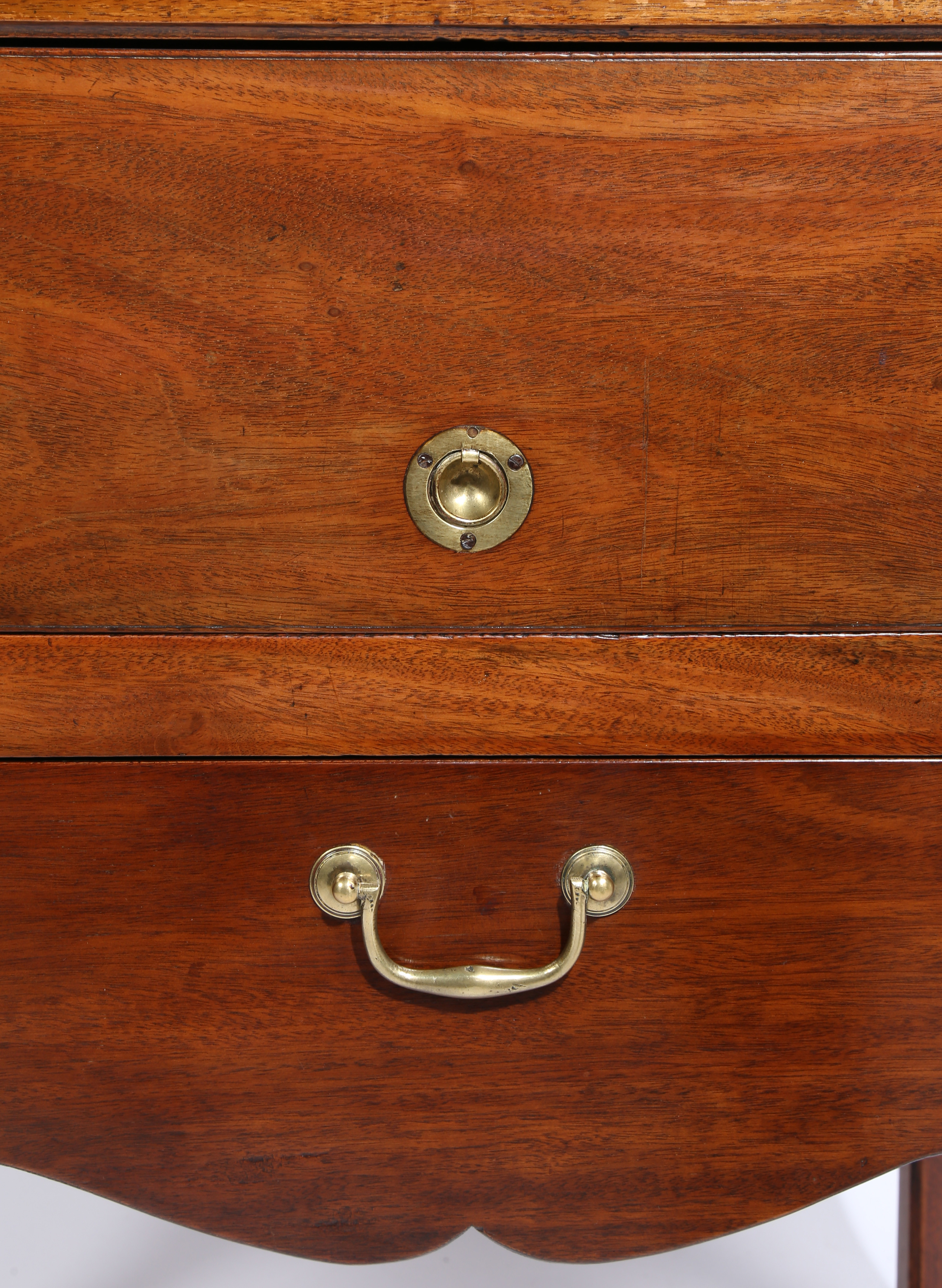 A GEORGE III MAHOGANY TRAY TOP BEDSIDE COMMODE. - Image 4 of 7