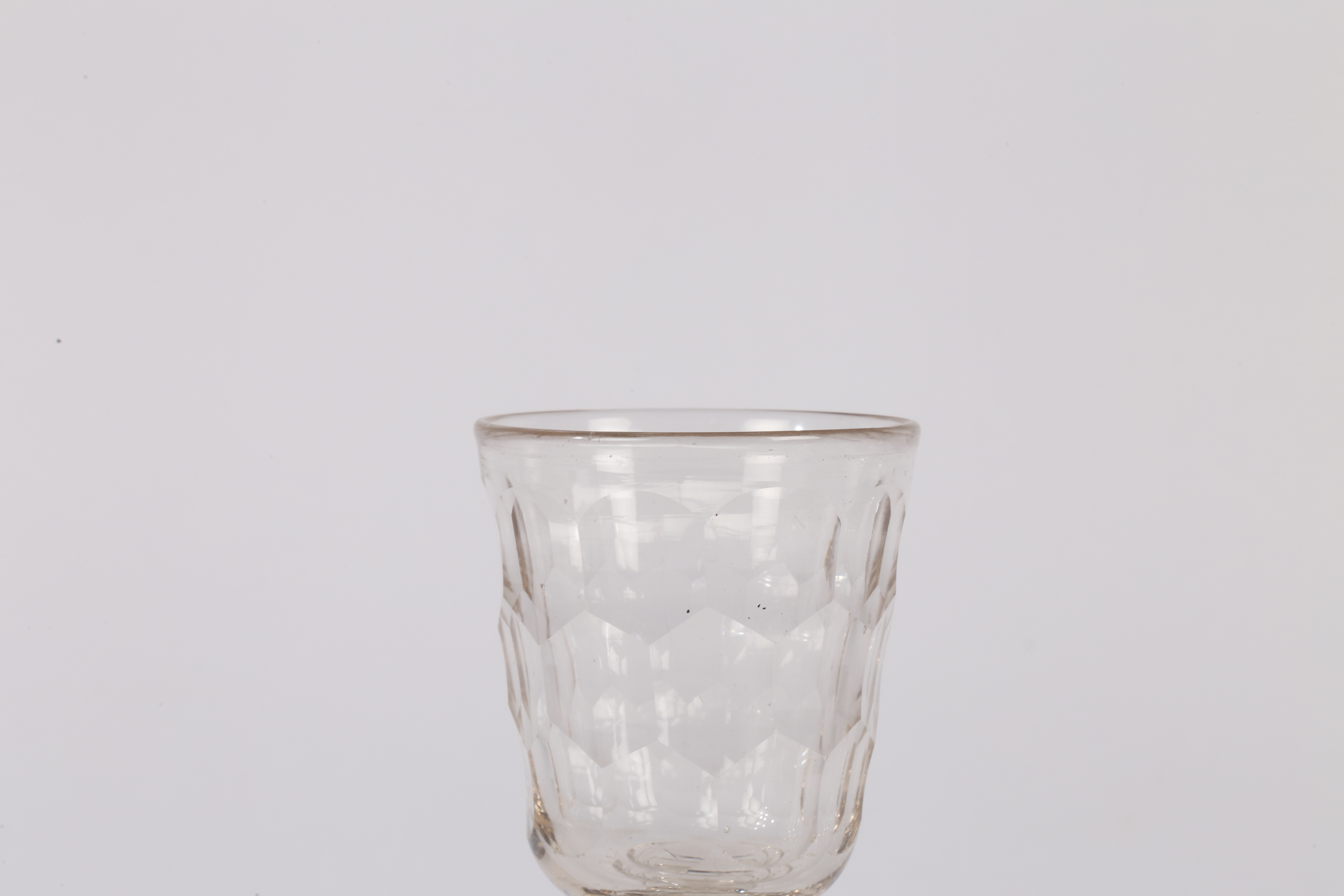 AN EARLY TO MID 18TH CENTURY BOHEMIAN GOBLET. - Image 2 of 4