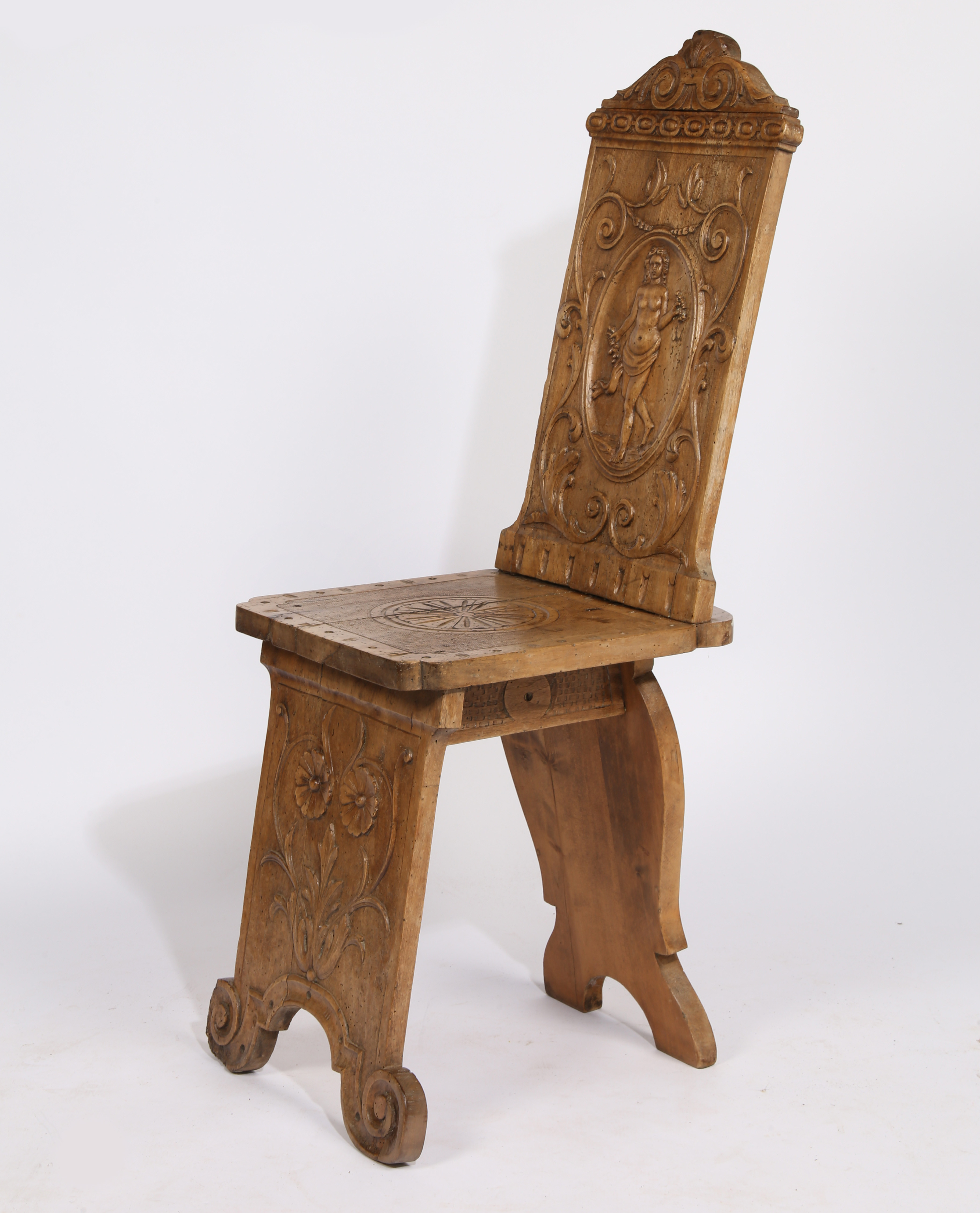 AN 18TH CENTURY ITALIAN WALNUT CHAIR. - Image 6 of 8