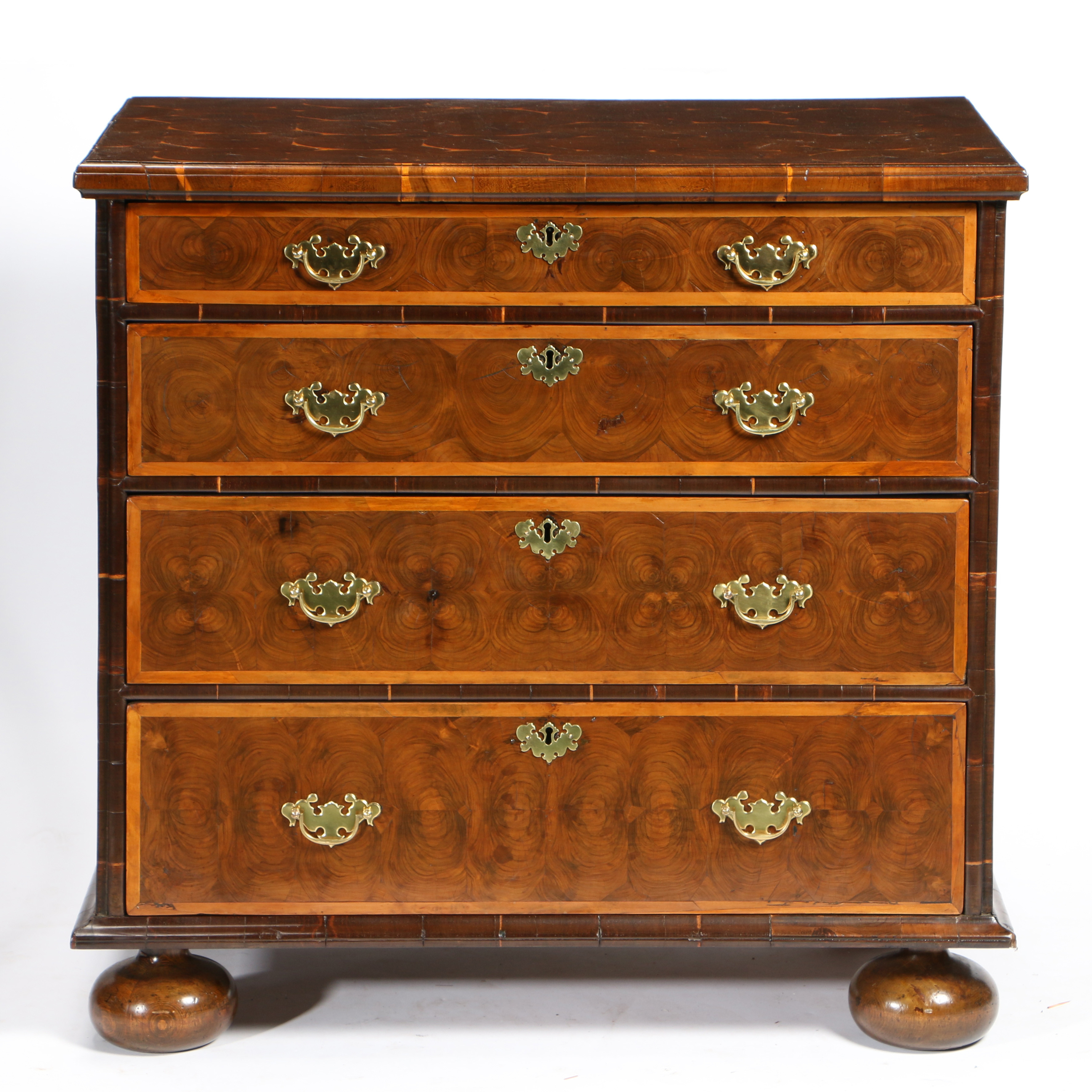 A WILLIAM AND MARY LABURNUM OYSTER VENEERED CHEST OF DRAWERS. - Image 2 of 8