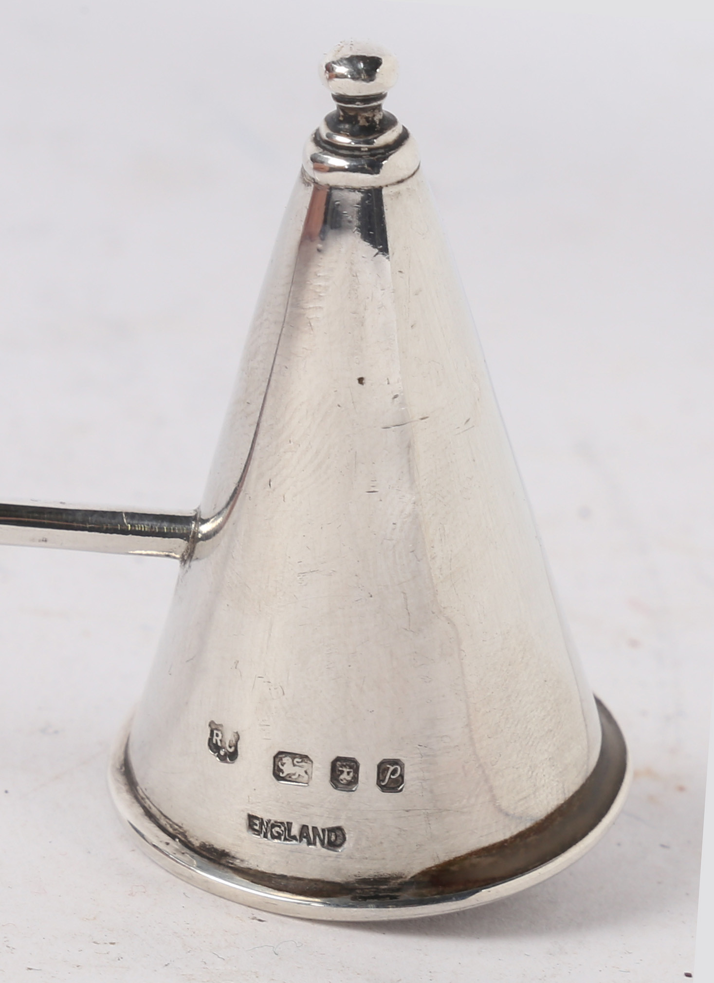 AN ELIZABETH II SILVER CANDLE SNUFFER. - Image 2 of 4