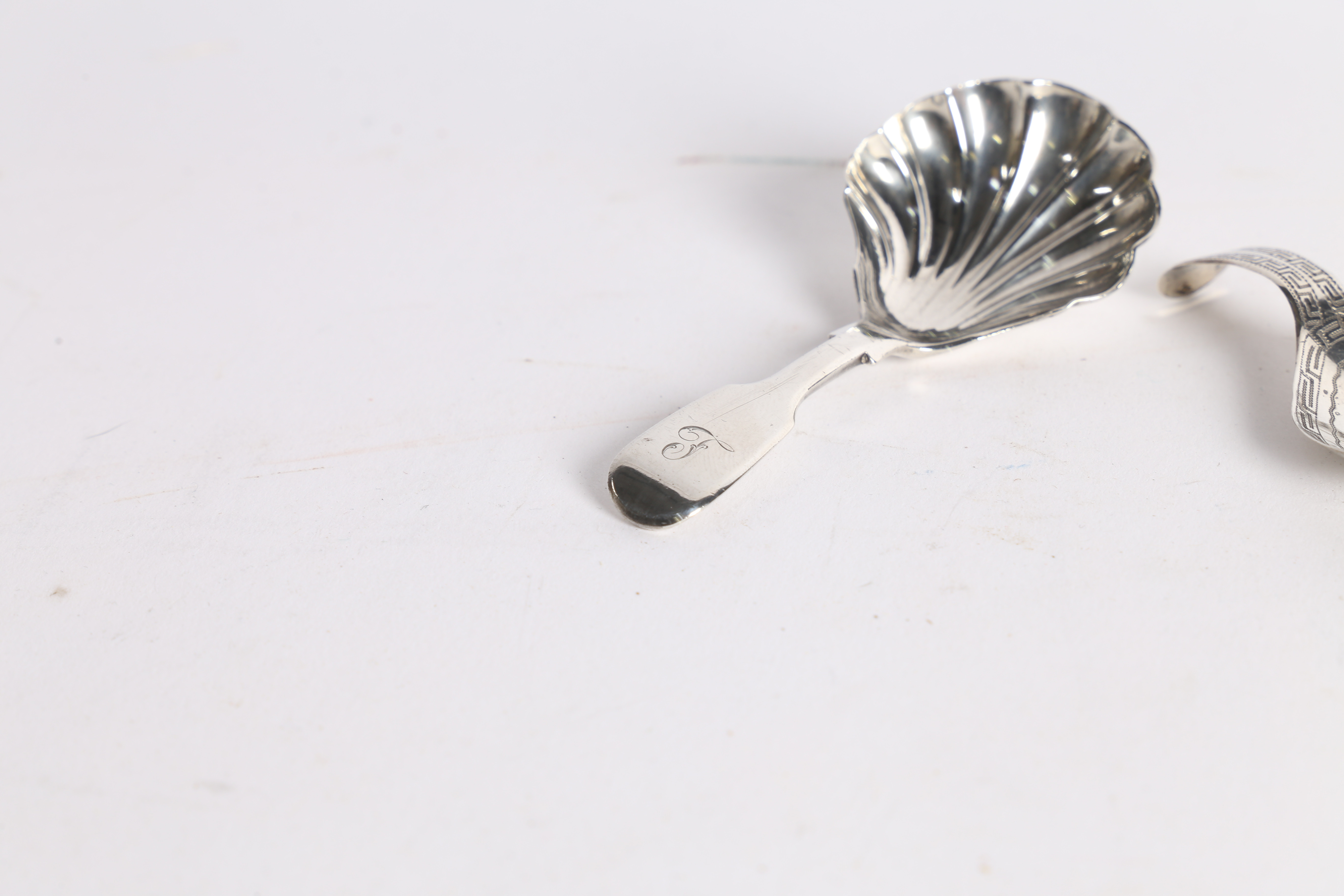 A GEROGE III SILVER CADDY SPOON. - Image 2 of 6