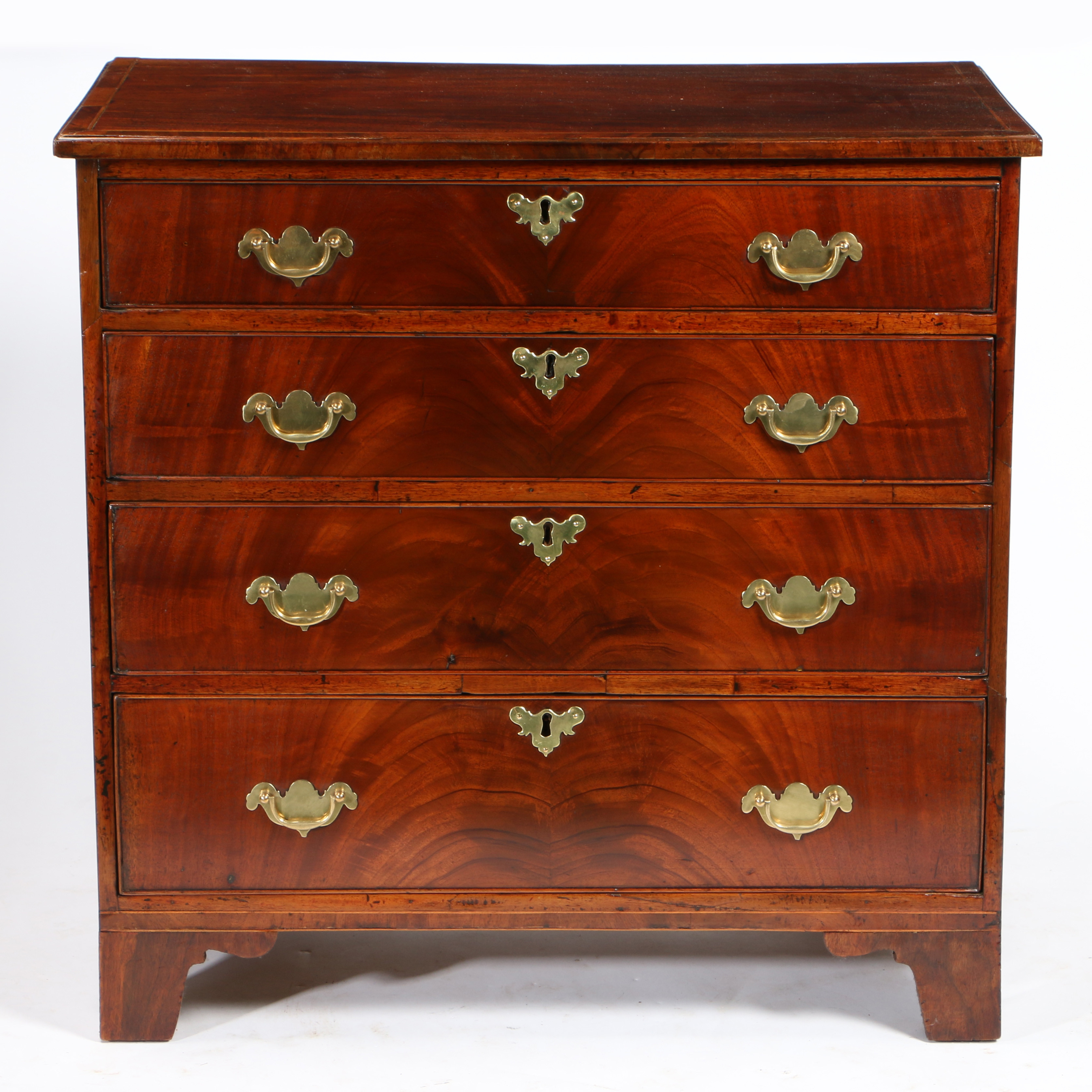 A GEORGE III MAHOGANY CHEST OF DRAWERS. - Image 2 of 3