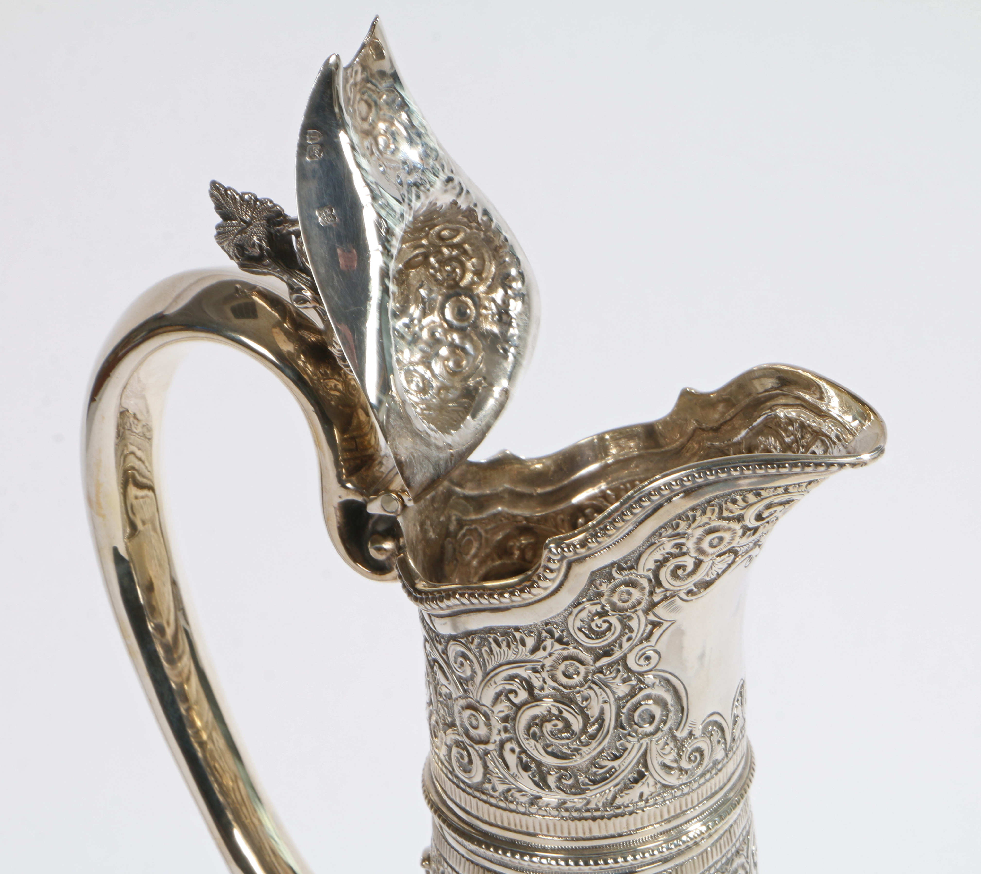 A VICTORIAN SILVER MOUNTED CLARET JUG. - Image 2 of 3