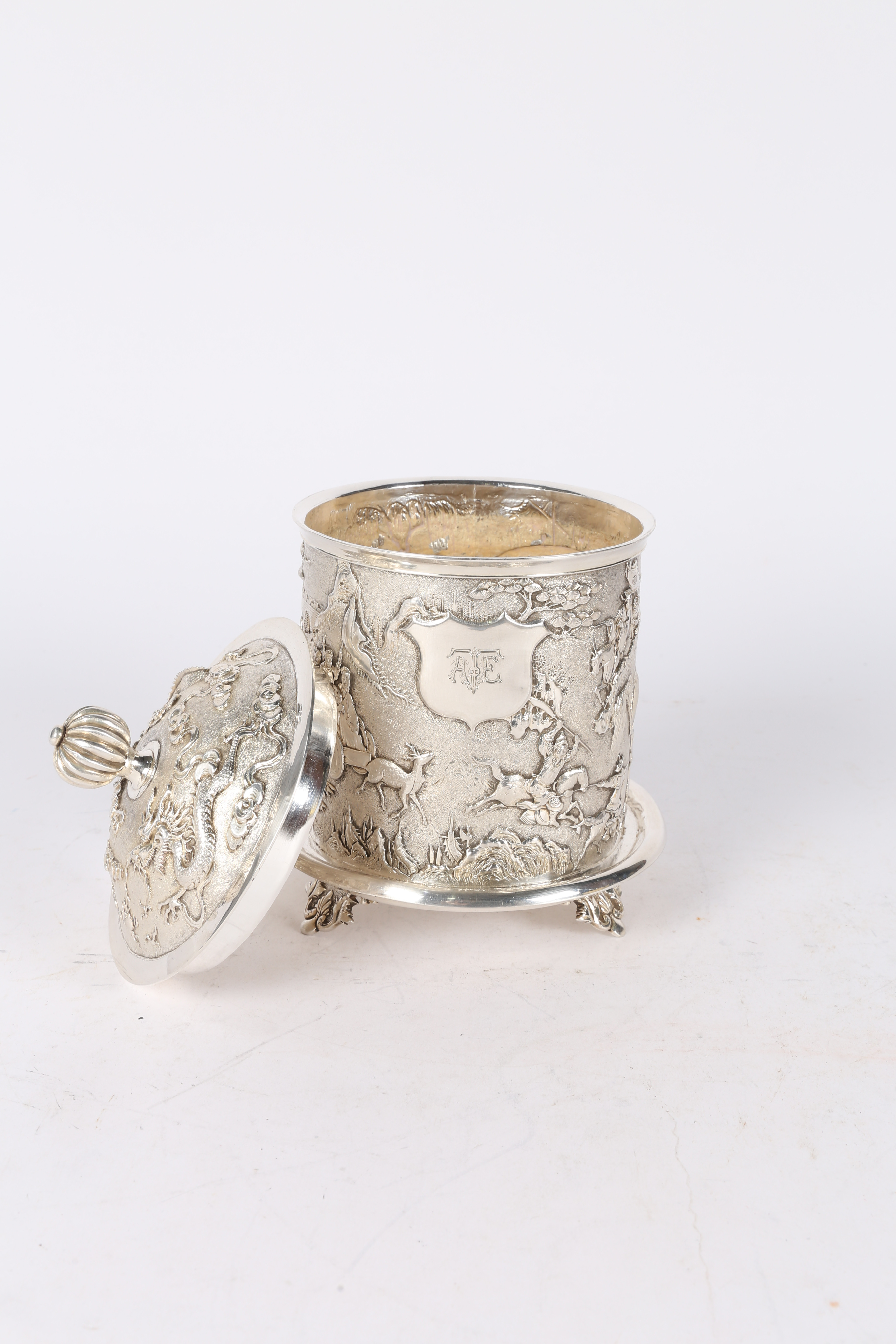 A LARGE AND GOOD CHINESE WHITE METAL TEA CANISTER. - Image 8 of 10