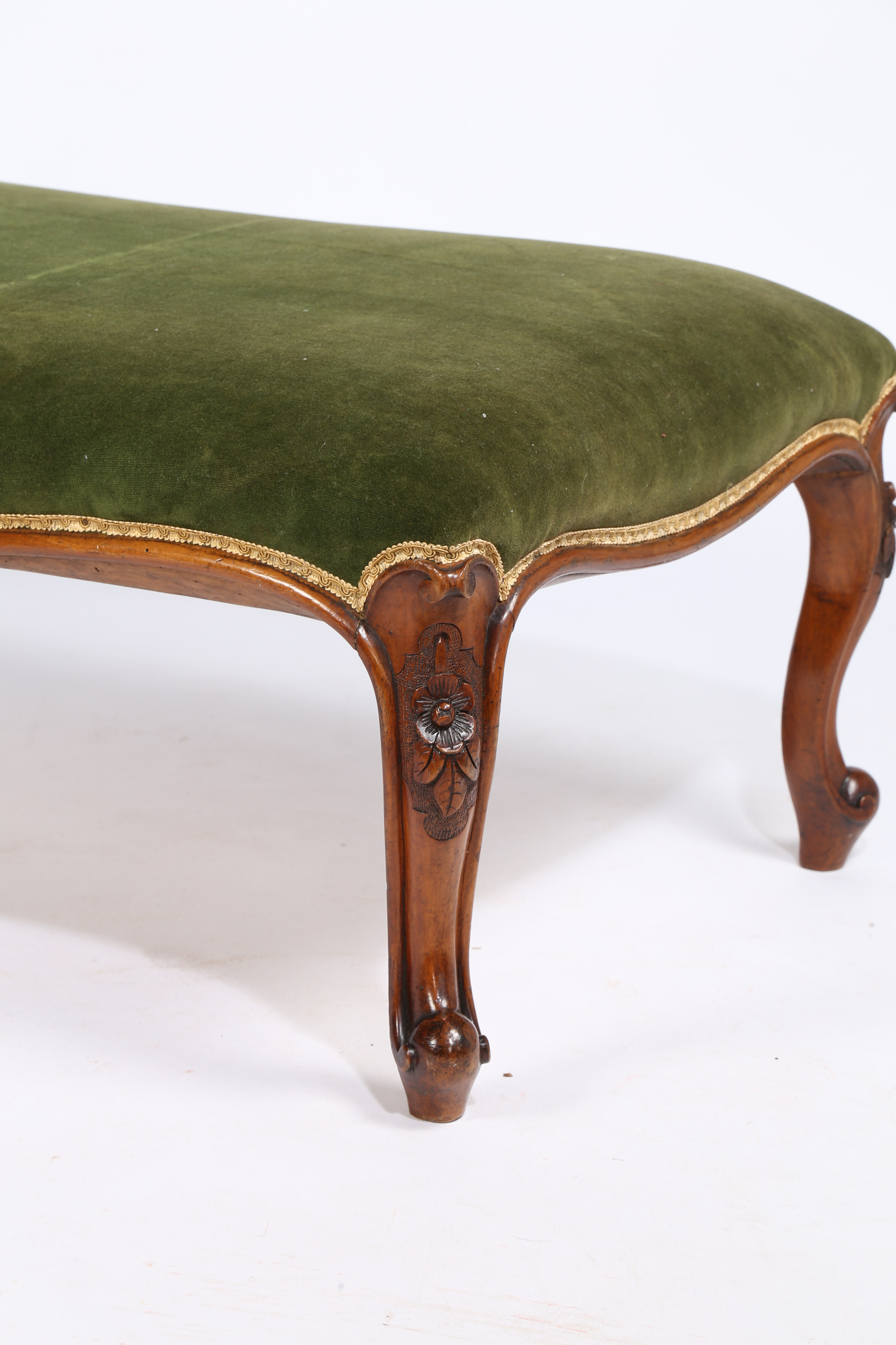 A LARGE 19TH CENTURY WALNUT AND UPHOLSTERED FOOTSTOOL. - Image 4 of 8