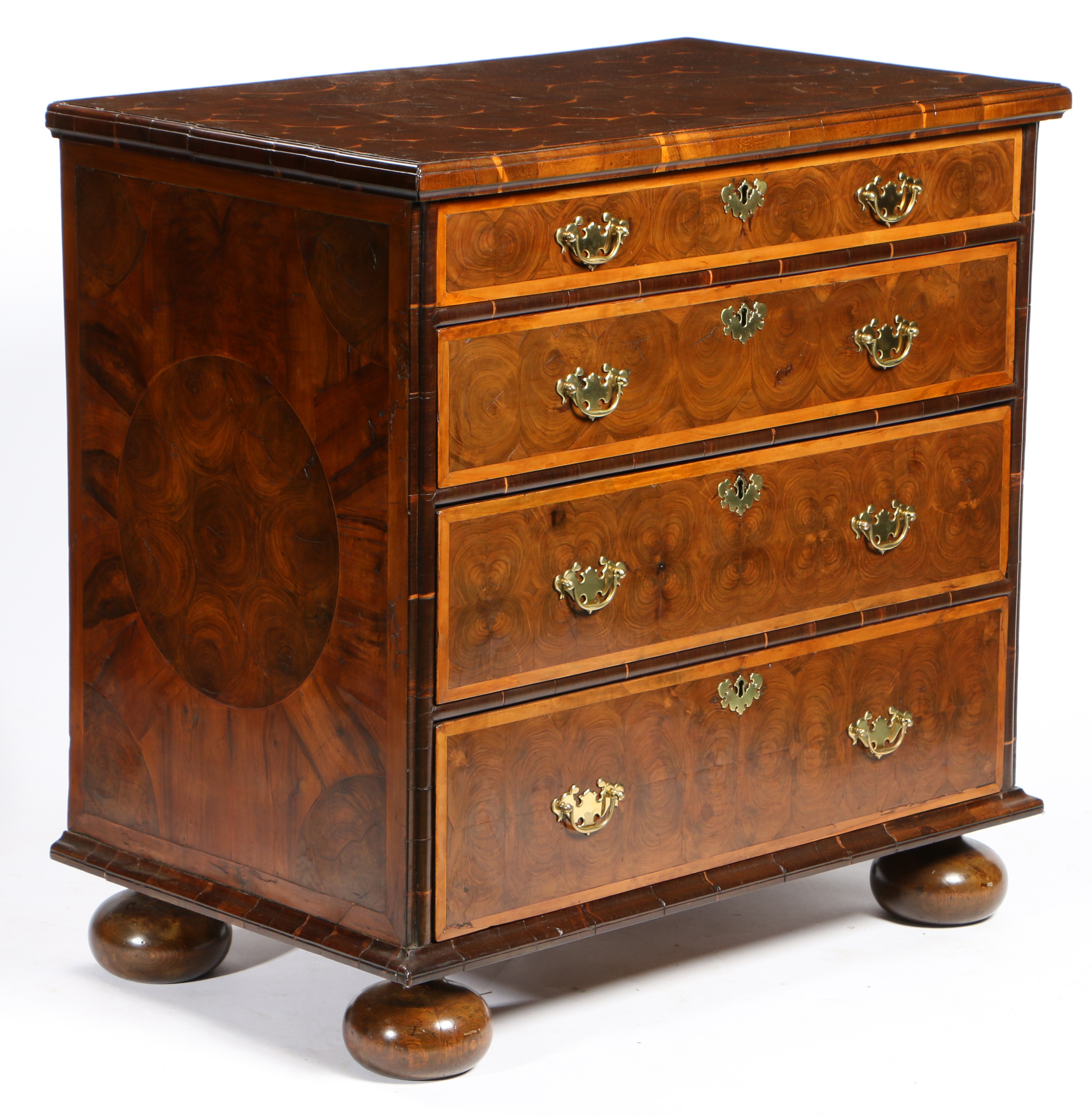 A WILLIAM AND MARY LABURNUM OYSTER VENEERED CHEST OF DRAWERS. - Image 3 of 8