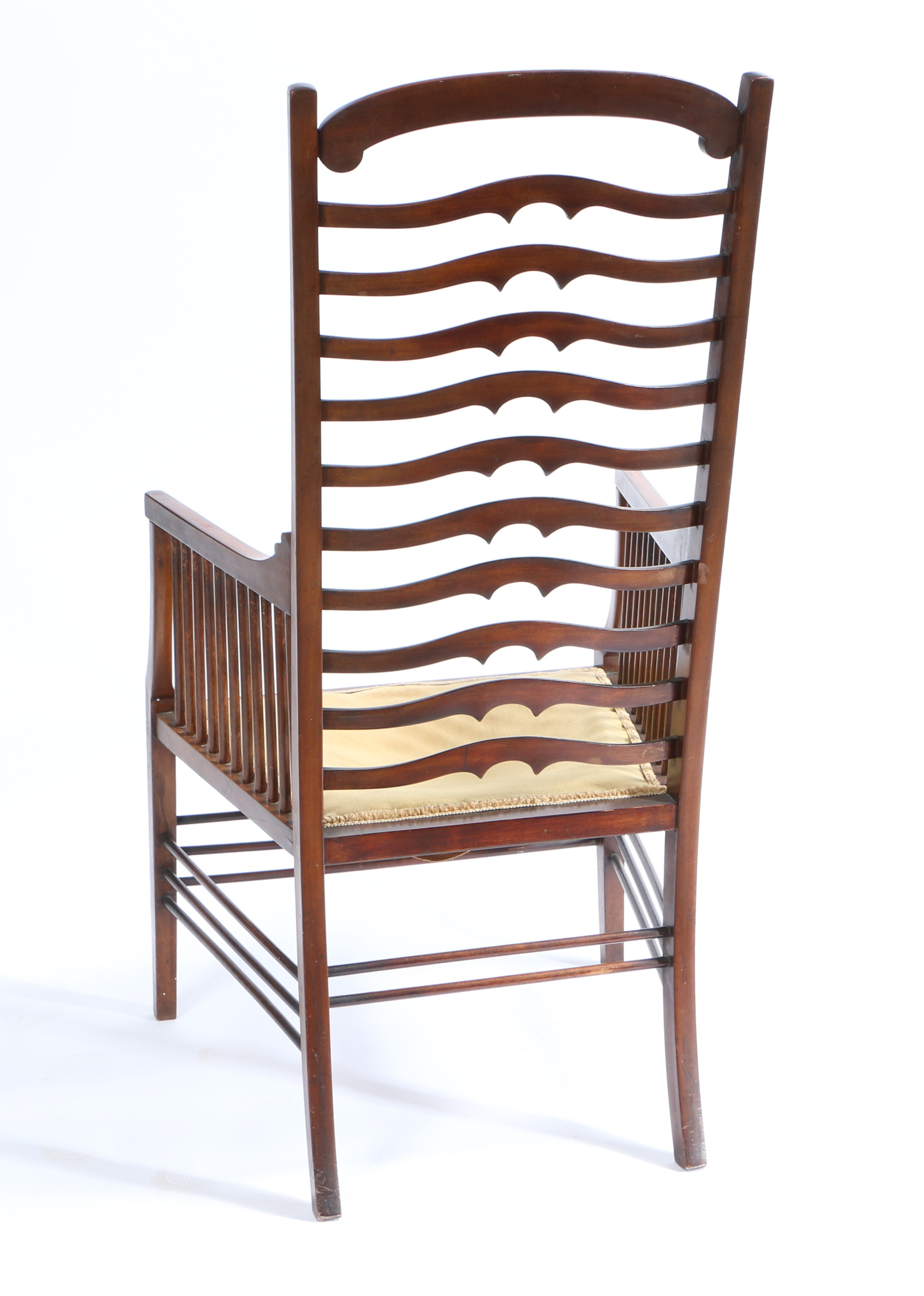 AN ARTS AND CRAFTS LADDER BACK CHAIR. - Image 4 of 4
