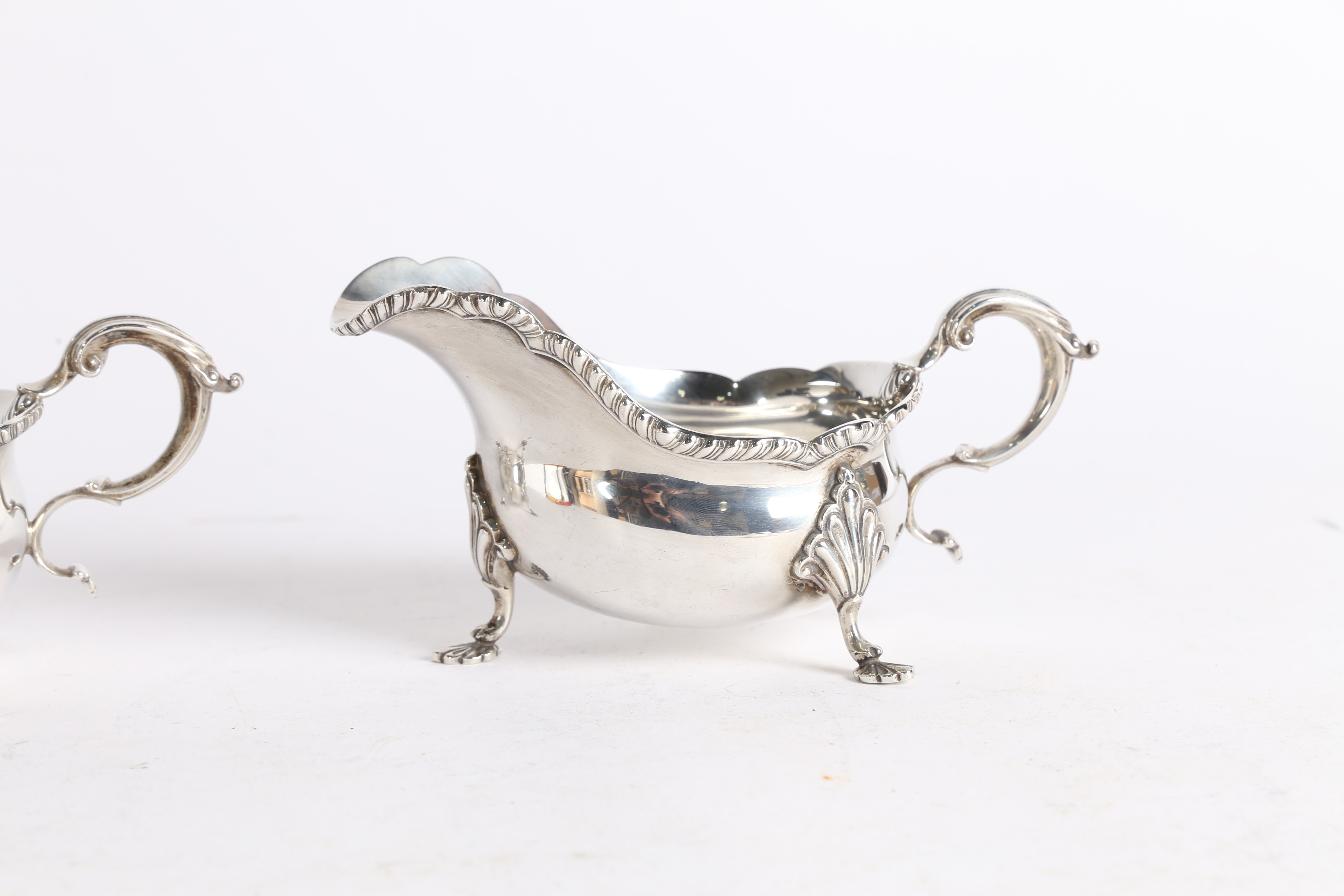 A PAIR OF GEORGE V SILVER SAUCE BOATS. - Image 4 of 8