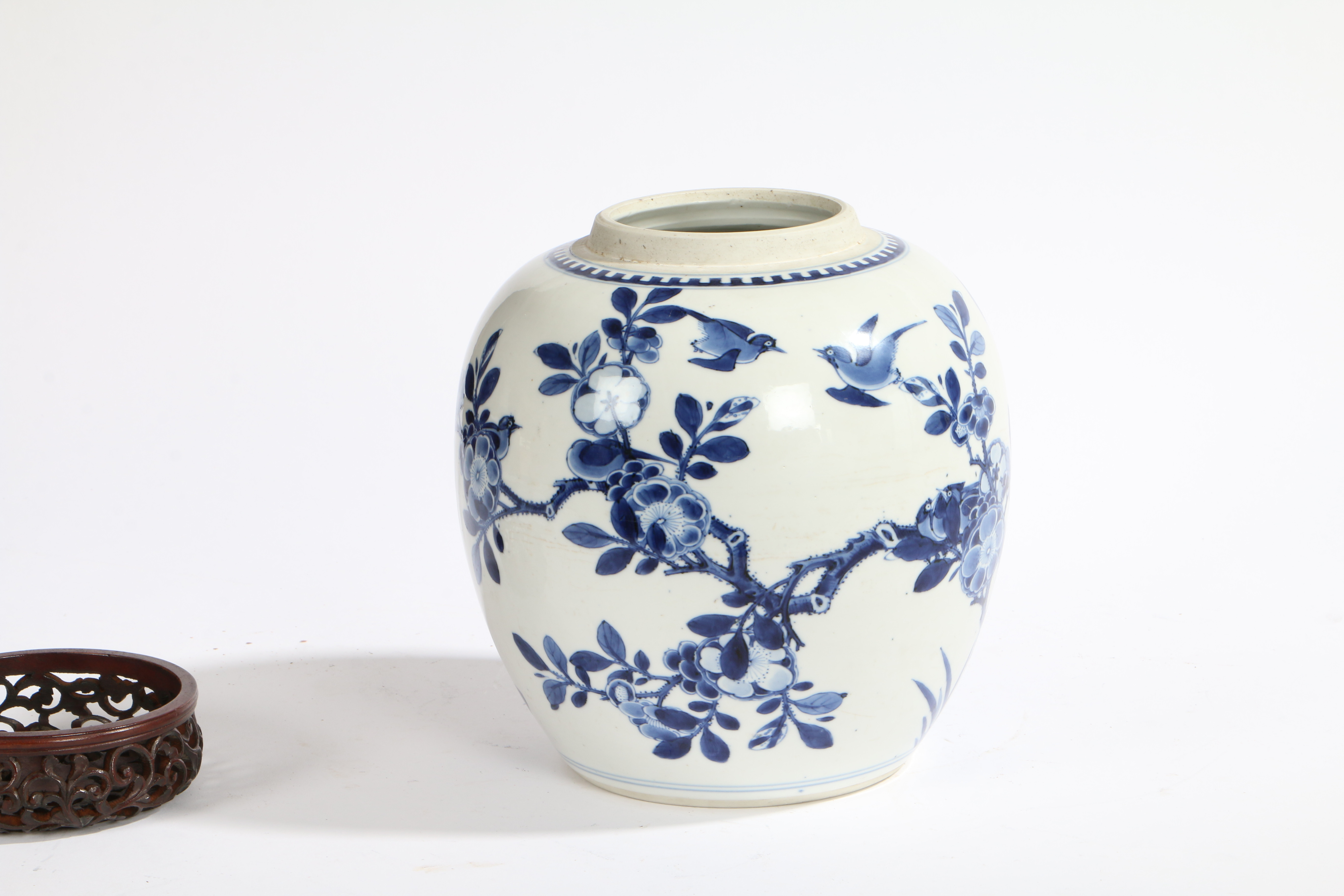 A CHINESE PORCELAIN BLUE & WHITE GINGER JAR, KANGXI. - Image 4 of 5