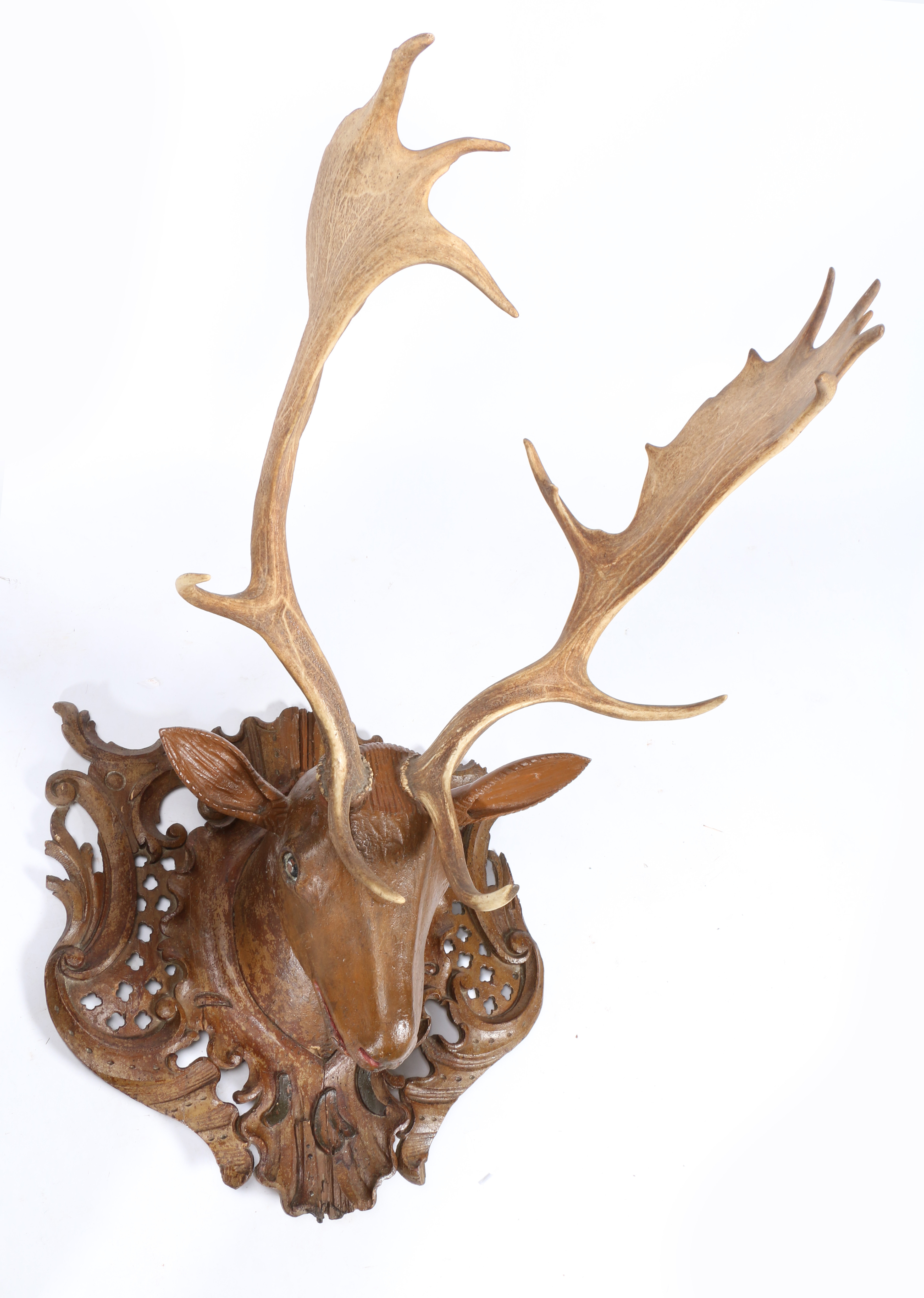 A LATE 19TH/EARLY 20TH CENTURY CARVED STAG HEAD WITH ANTLERS. - Image 3 of 3