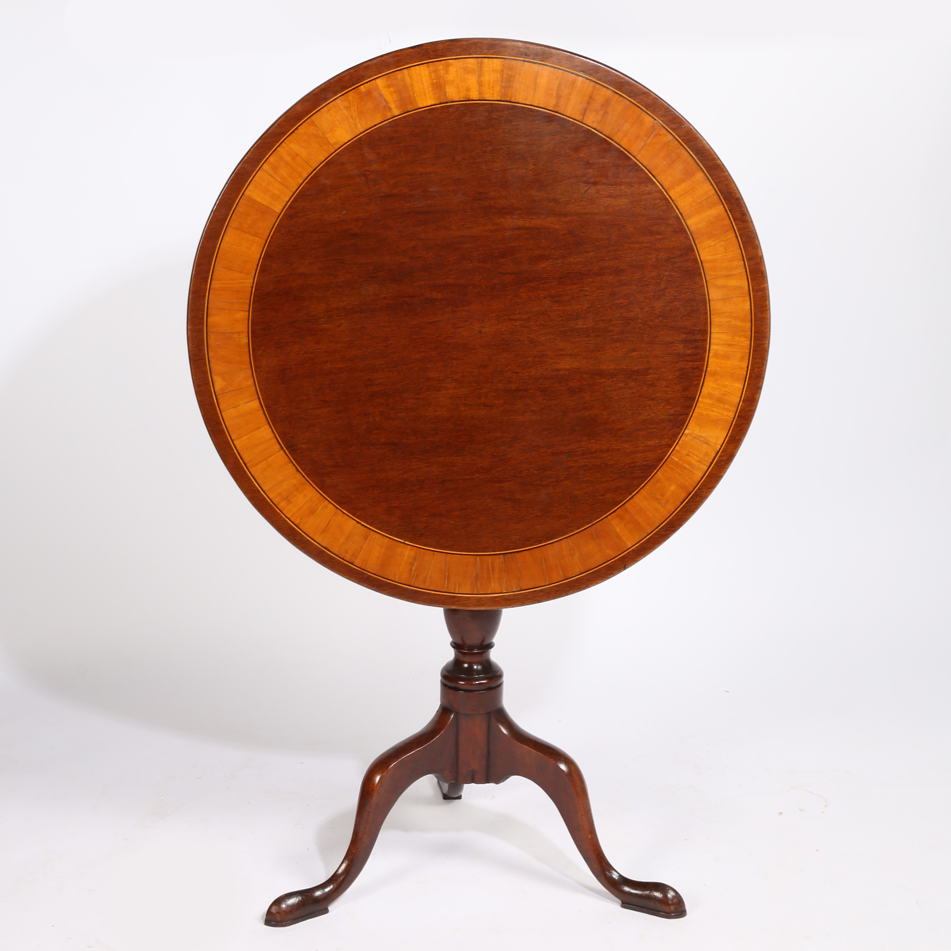 A 19TH CENTURY MAHOGANY AND SATINWOOD BANDED OCCASIONAL TABLE.