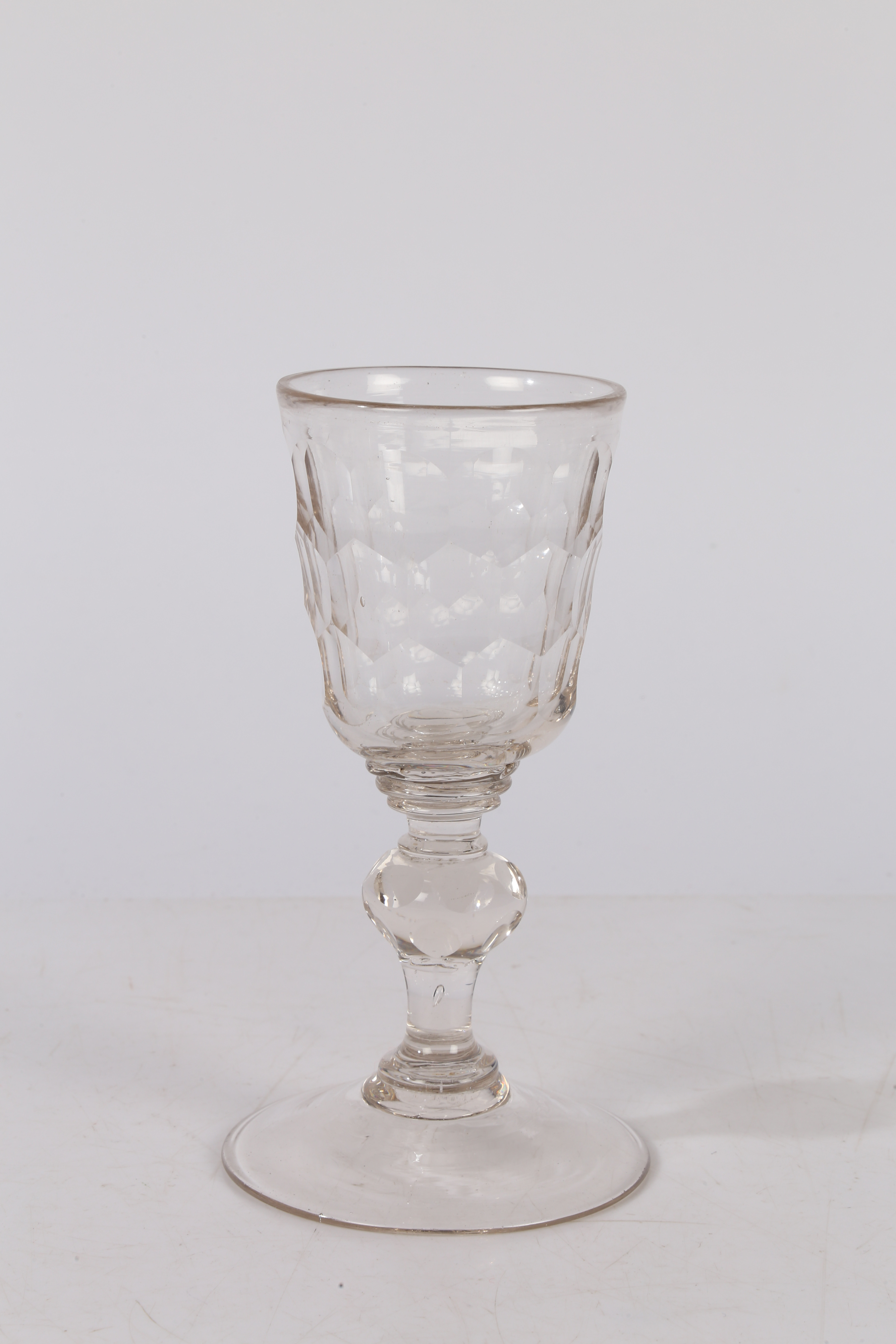 AN EARLY TO MID 18TH CENTURY BOHEMIAN GOBLET. - Image 4 of 4