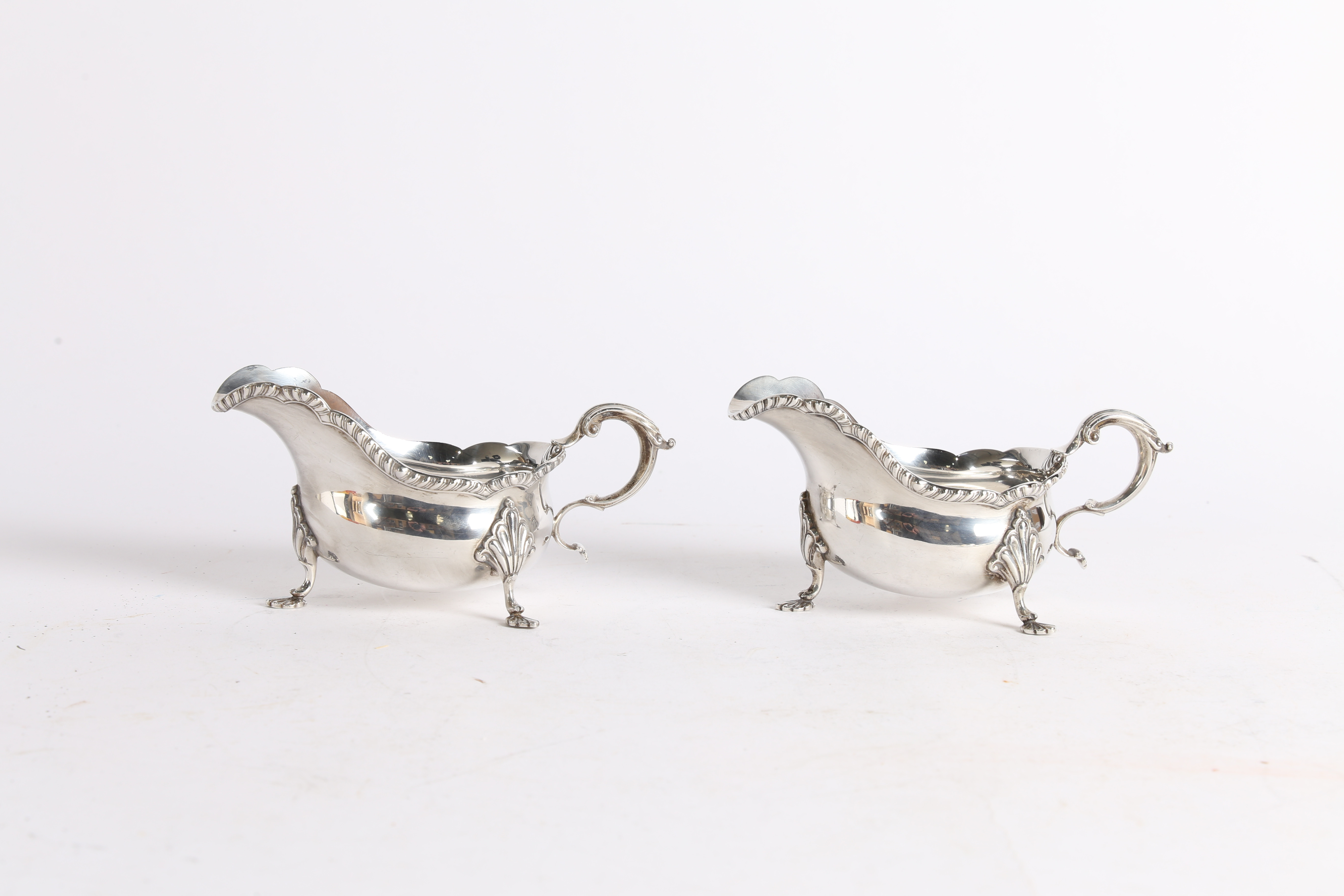 A PAIR OF GEORGE V SILVER SAUCE BOATS. - Image 2 of 8