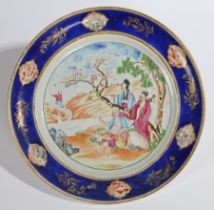 A CHINESE EXPORT PORCELAIN PLATE, QING DYNASTY.