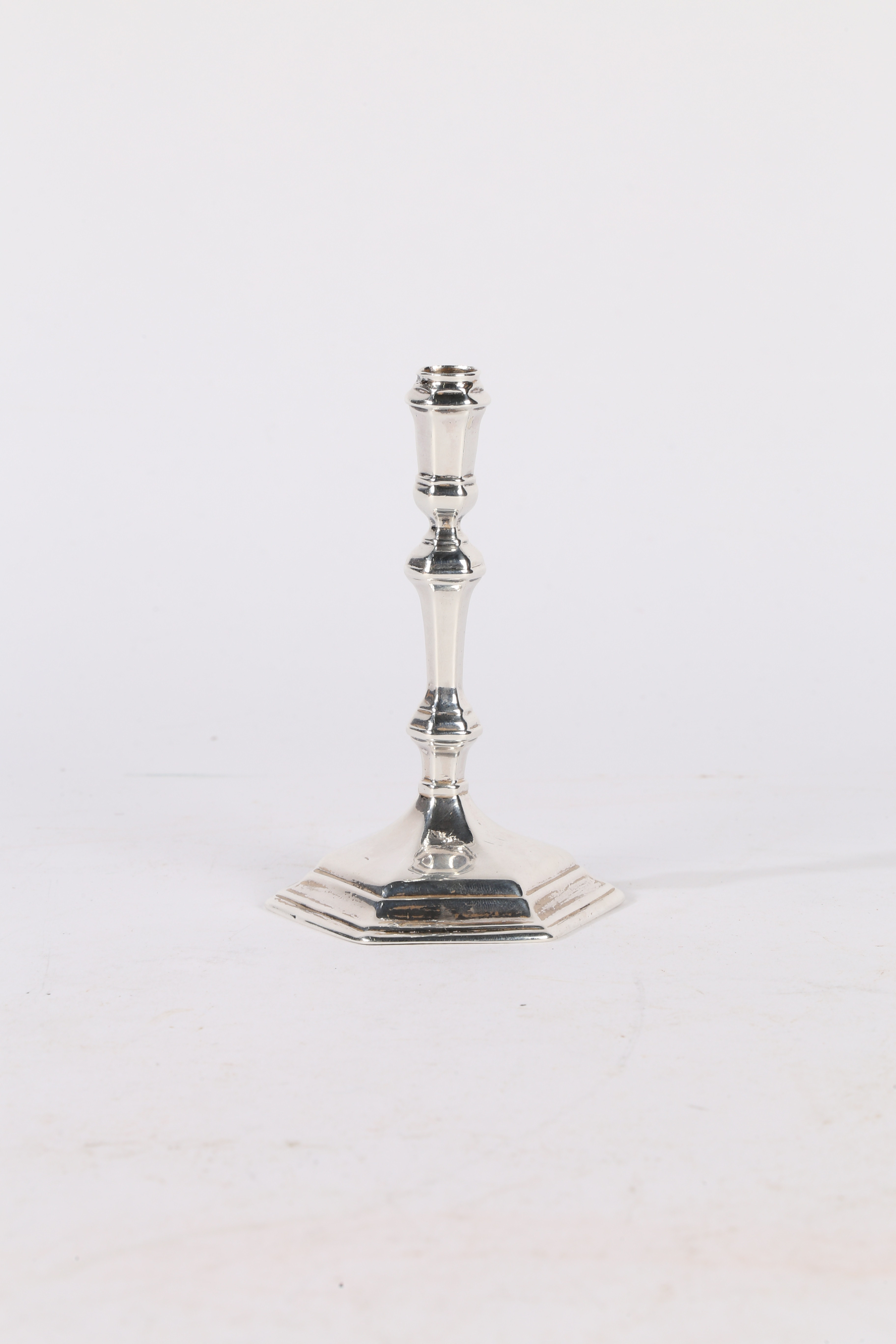 A GEORGE I BRITANNIA STANDARD SILVER TAPERSTICK. - Image 3 of 5