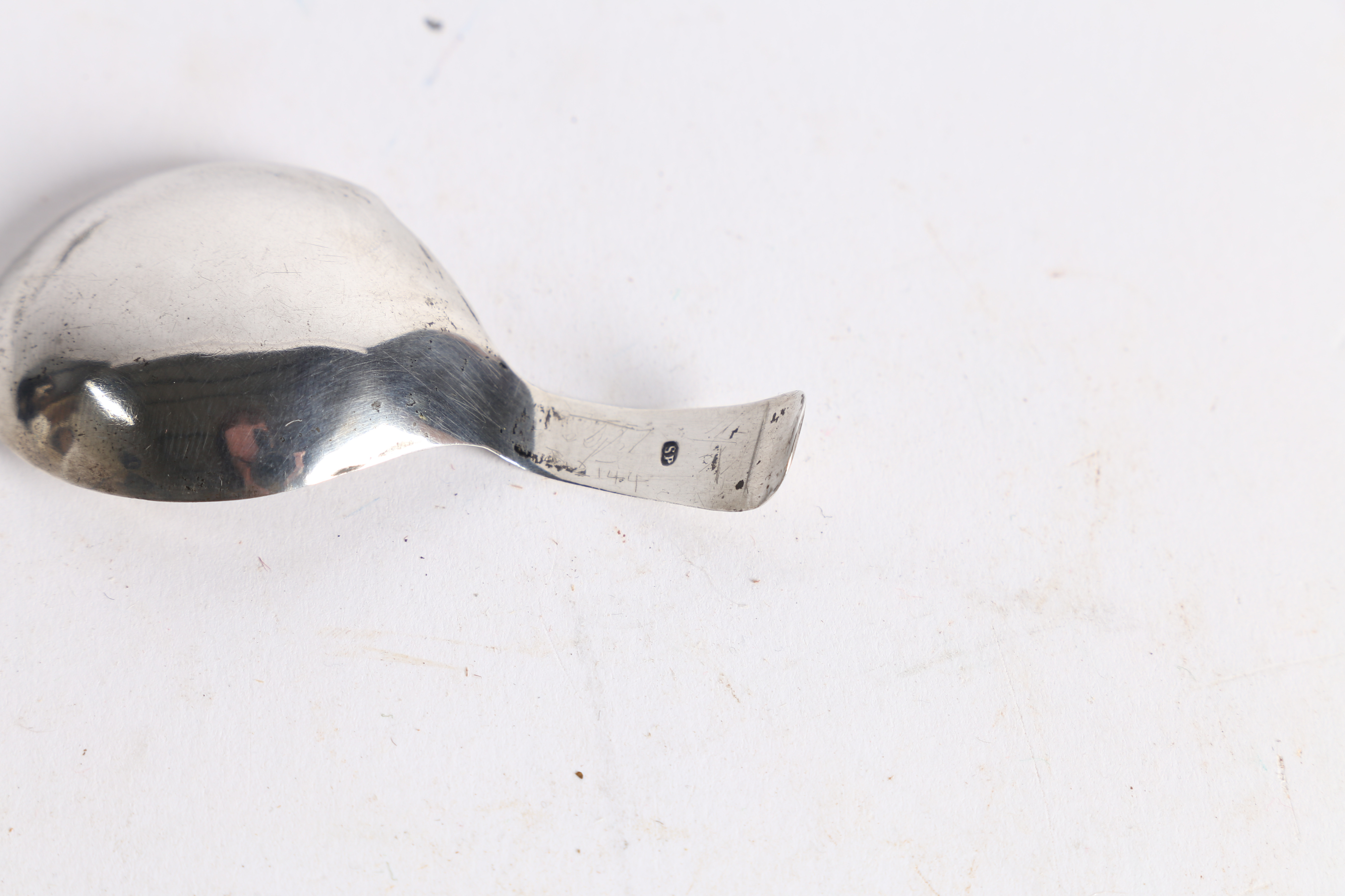 A GEROGE III SILVER CADDY SPOON. - Image 6 of 6