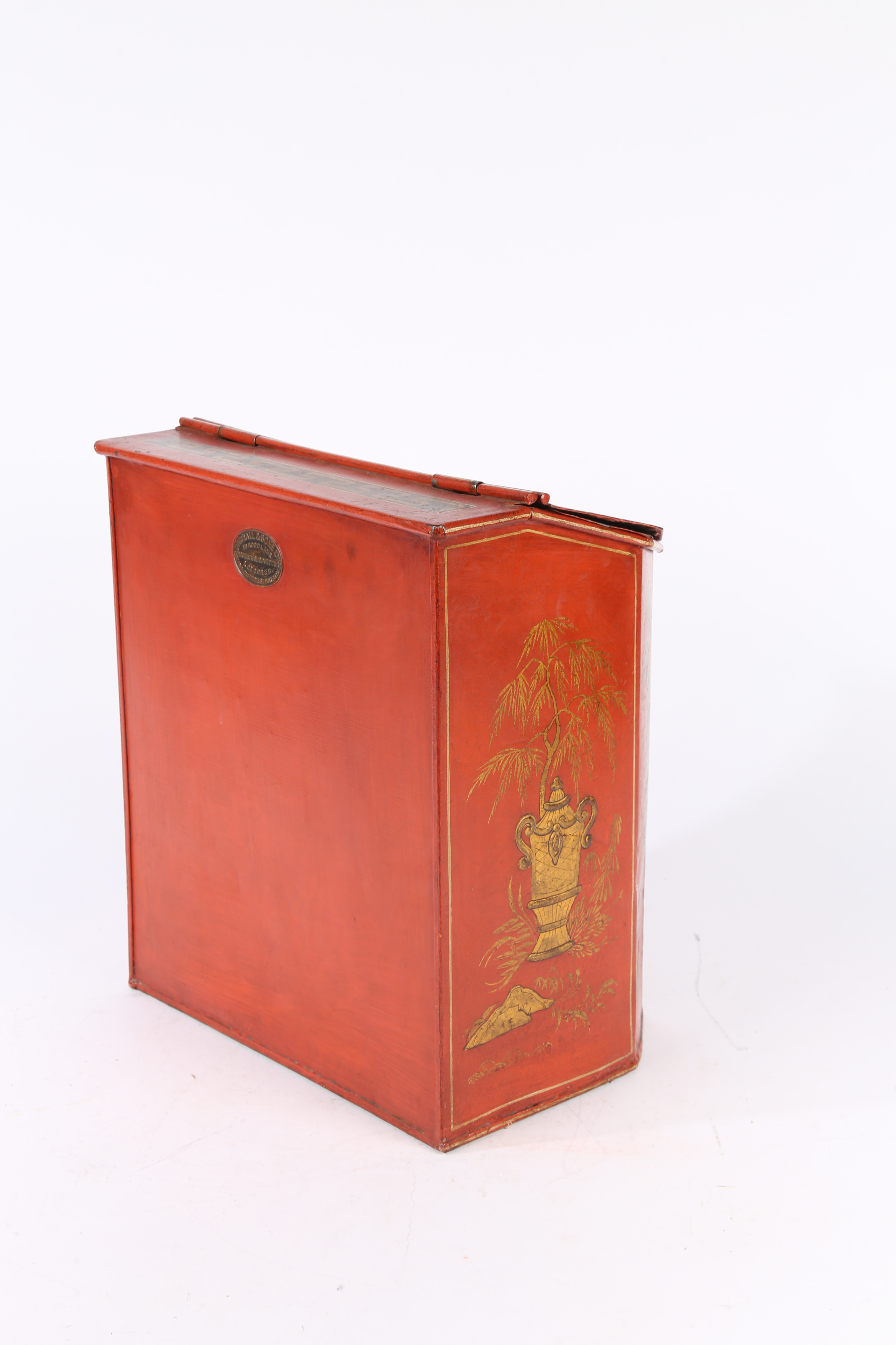 A LARGE 19TH CENTURY SHOP KEEPERS RED TOLEWARE TEA TIN. - Image 7 of 8