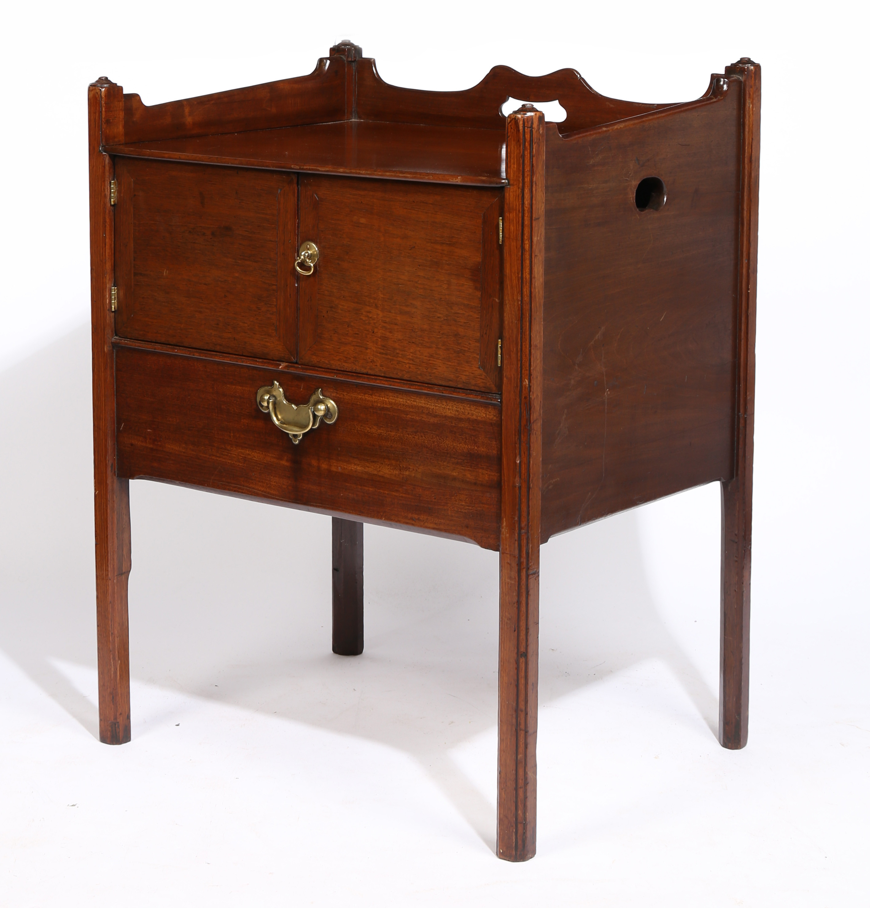 A GEORGE III MAHOGANY TRAY TOP COMMODE. - Image 4 of 5