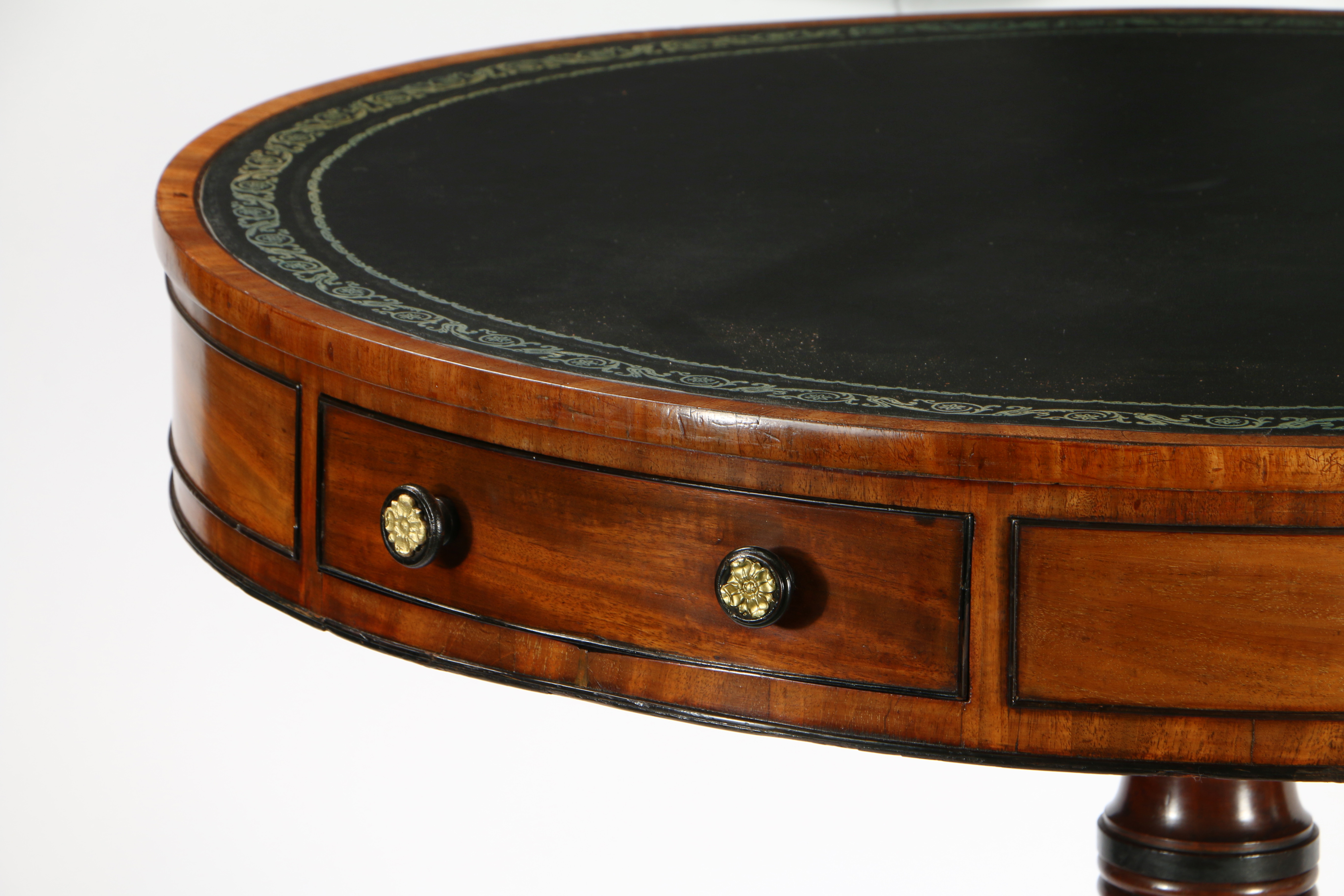 A REGENCY MAHOGANY DRUM TABLE. - Image 4 of 4