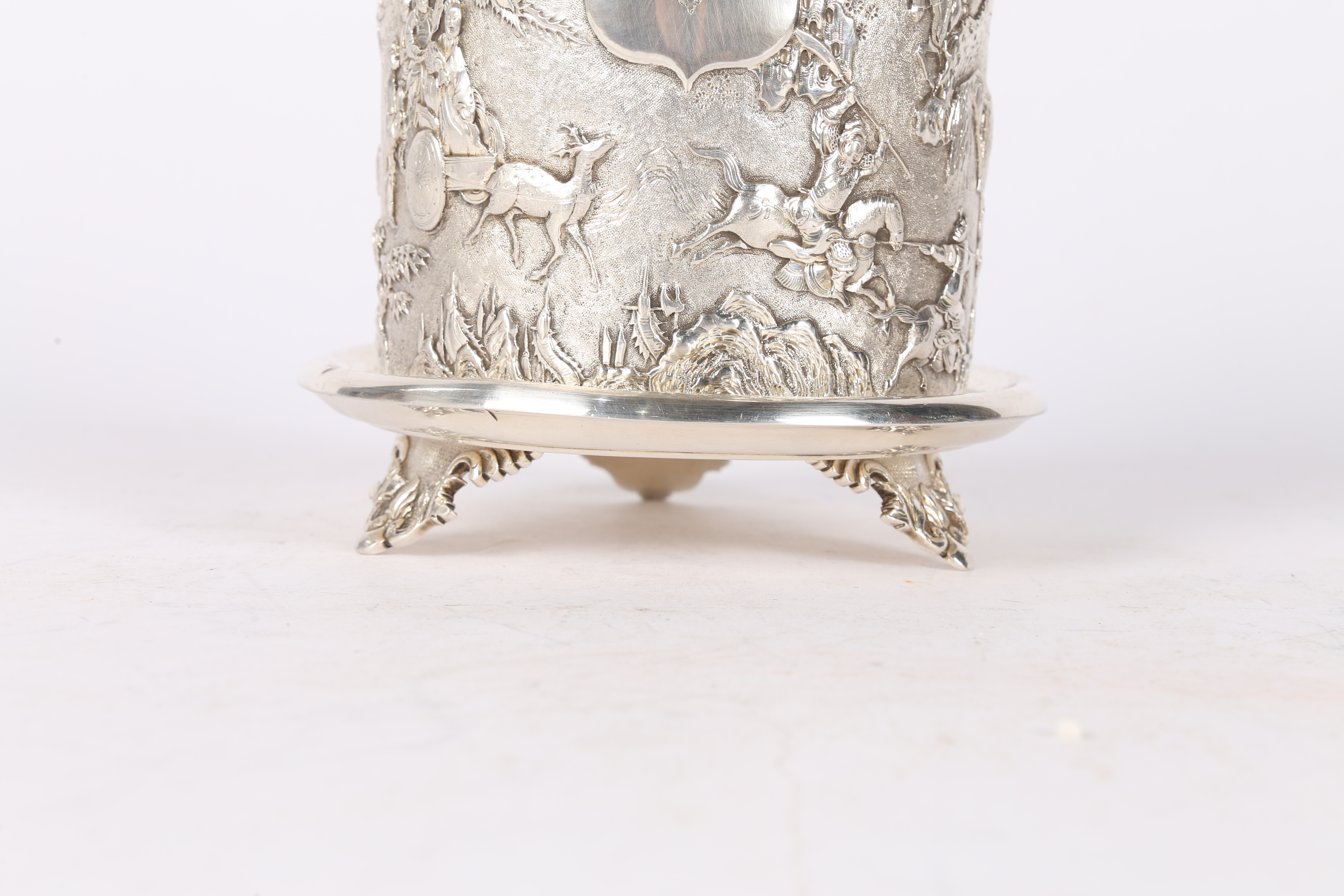A LARGE AND GOOD CHINESE WHITE METAL TEA CANISTER. - Image 3 of 10