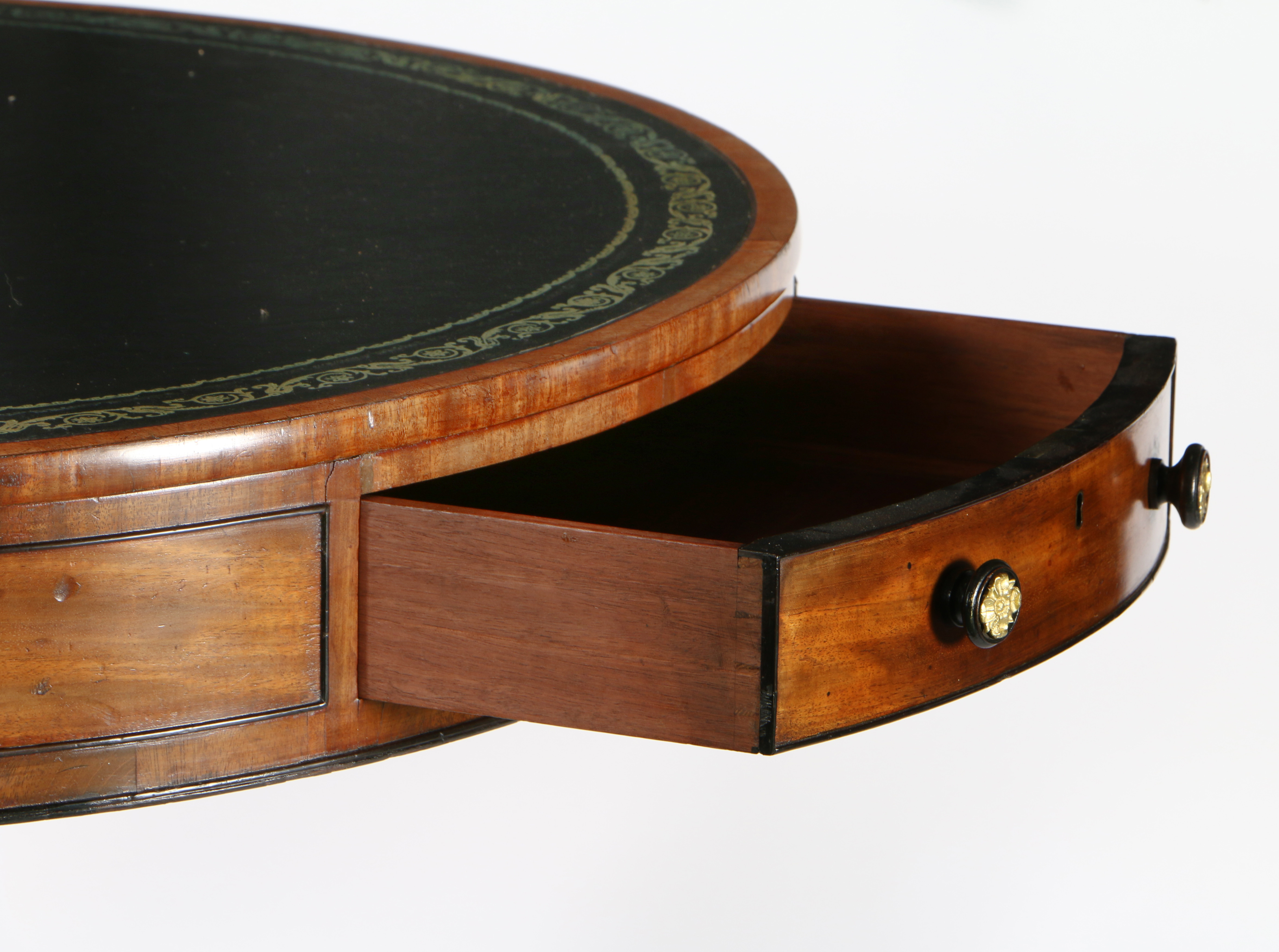 A REGENCY MAHOGANY DRUM TABLE. - Image 3 of 4