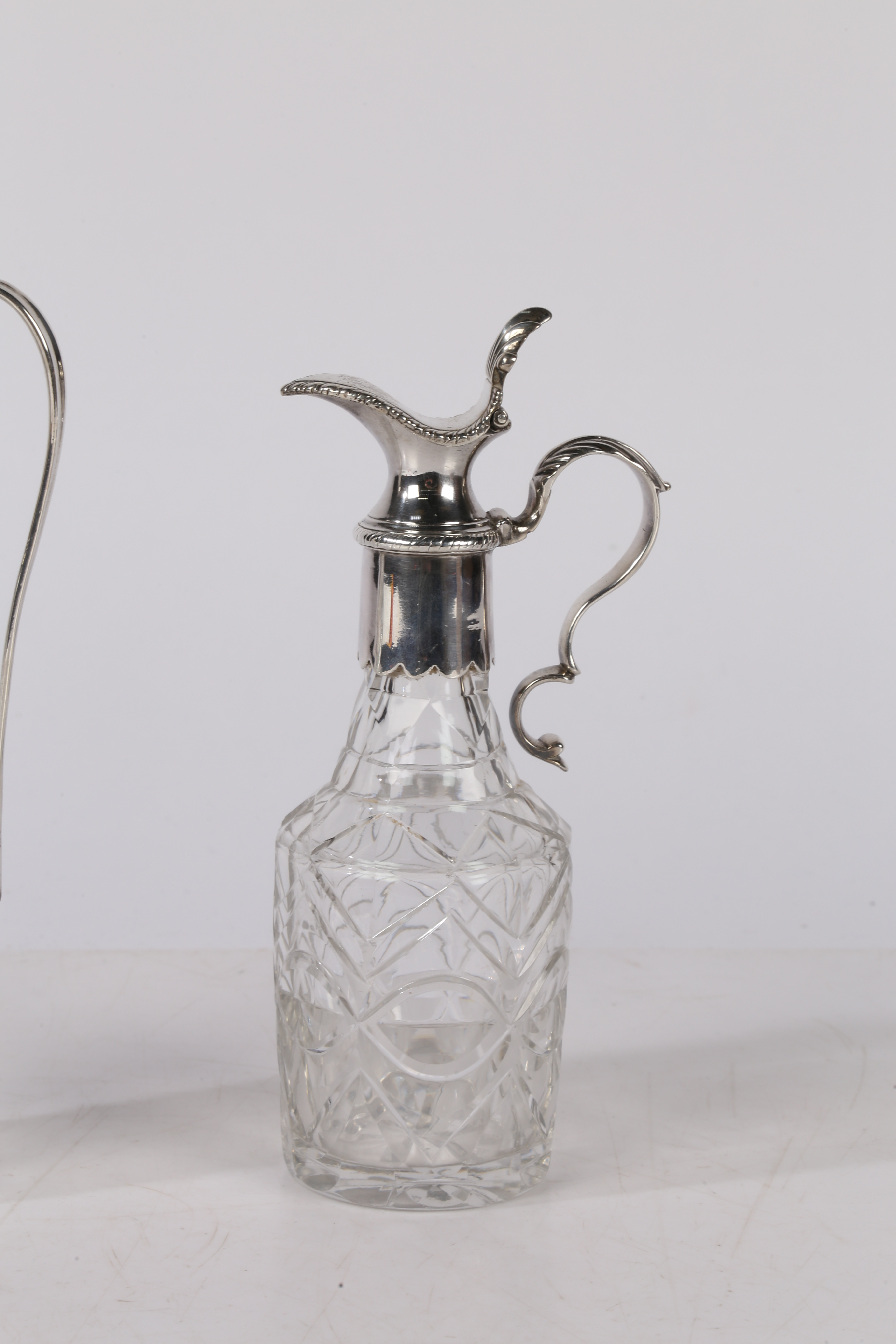 TWO EARLY 19TH CENTURY SILVER MOUNTED CRUET BOTTLES. - Image 3 of 8