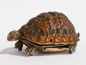 A 'STAR' TORTOISE SNUFF BOX, 19TH CENTURY.