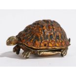 A 'STAR' TORTOISE SNUFF BOX, 19TH CENTURY.