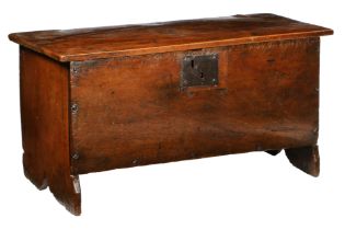 A MID-17TH CENTURY SMALL OAK COFFER, ENGLISH.