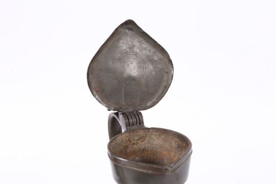 AN 18TH CENTURY PEWTER ‘KURBISKANNE’, BERN, SWITZERLAND. - Image 6 of 10