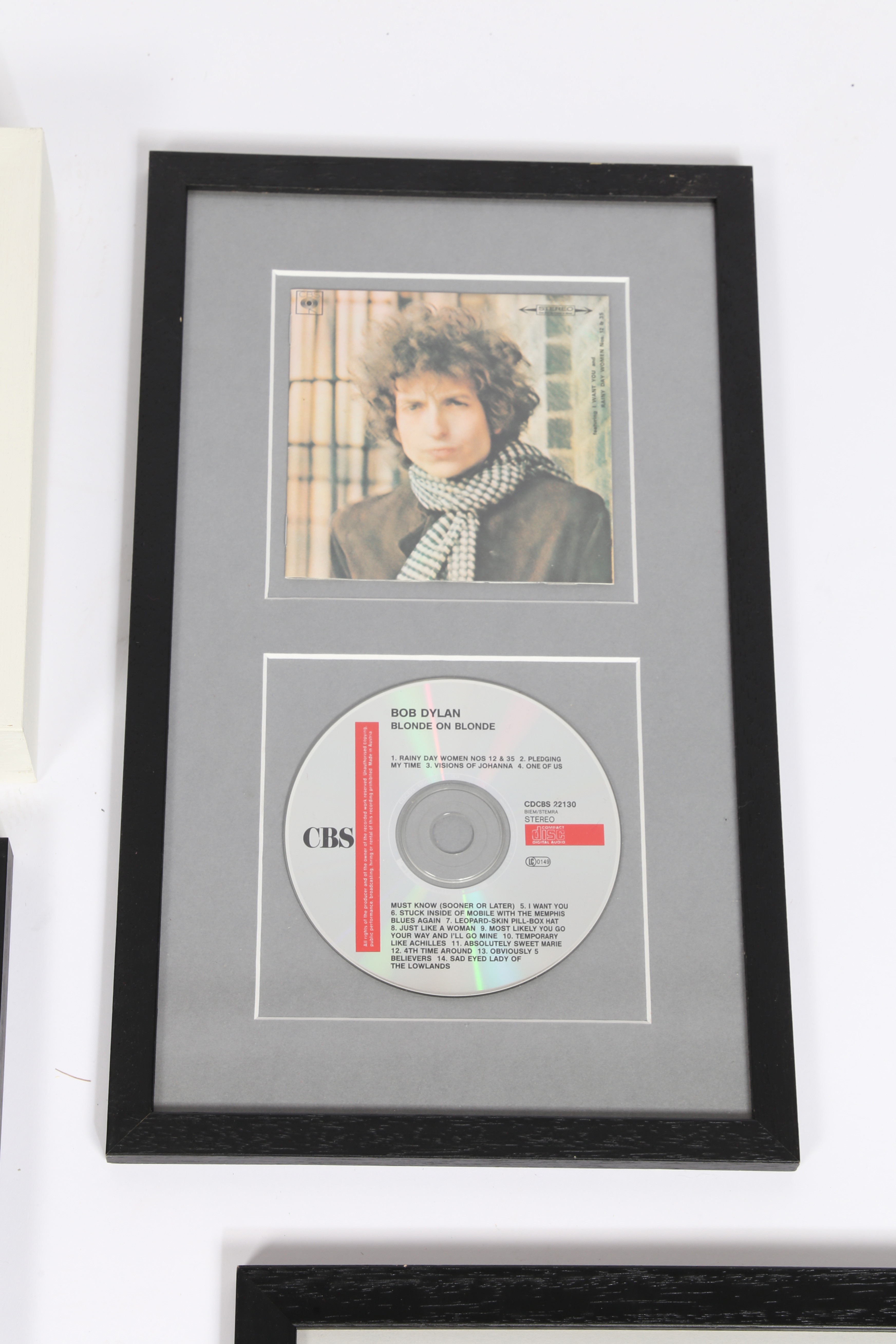FRAMED VINYL/ CD'S/ CASSETTES AND TWO PINK FLOYD POSTERS. - Bild 3 aus 10