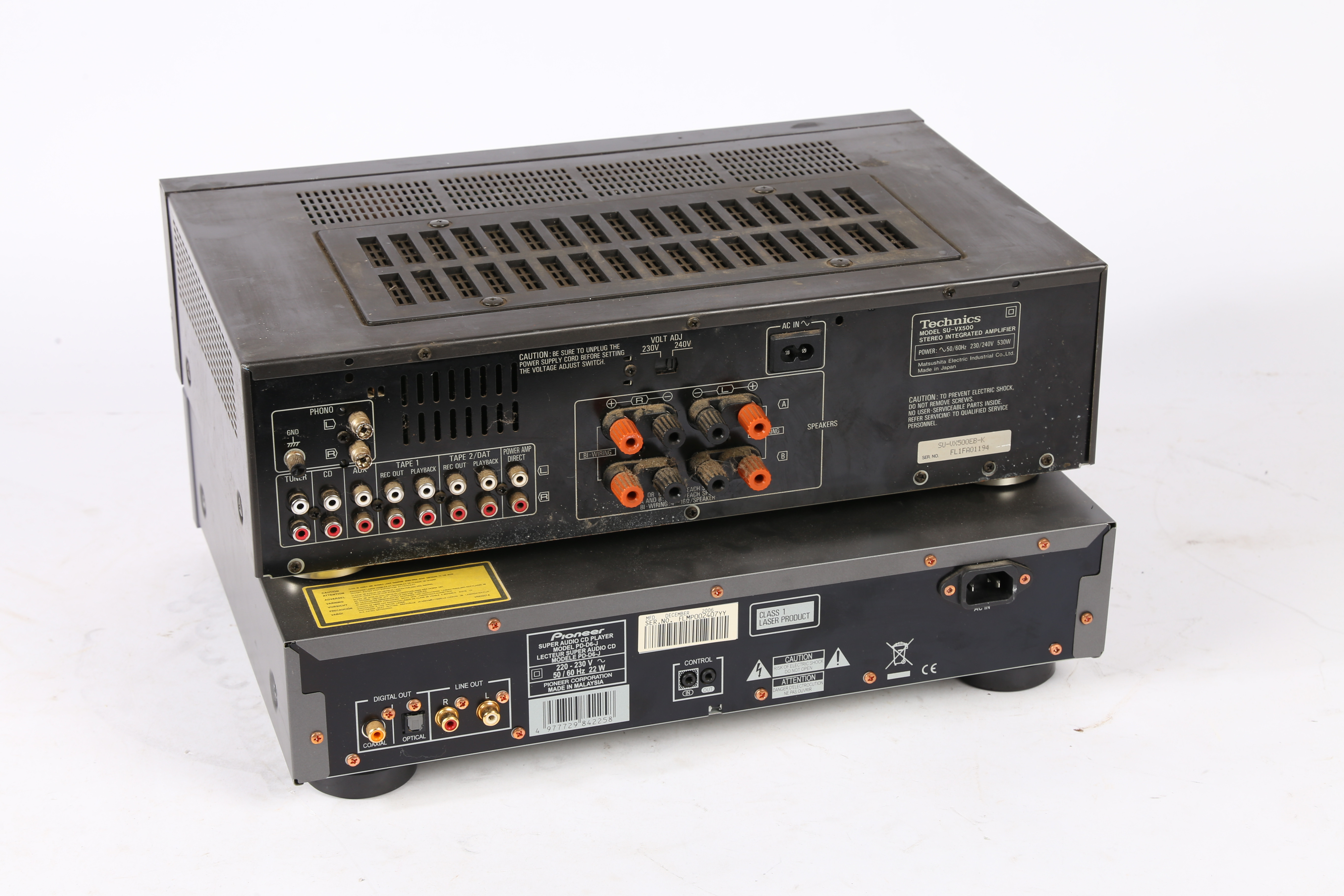 A TECHNICS AMPLIFIER, A PIONEER CD PLAYER (2). - Image 3 of 4