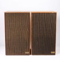 A PAIR OF ACCOUSTIC RESEARCH AR-2AX SPEAKERS.