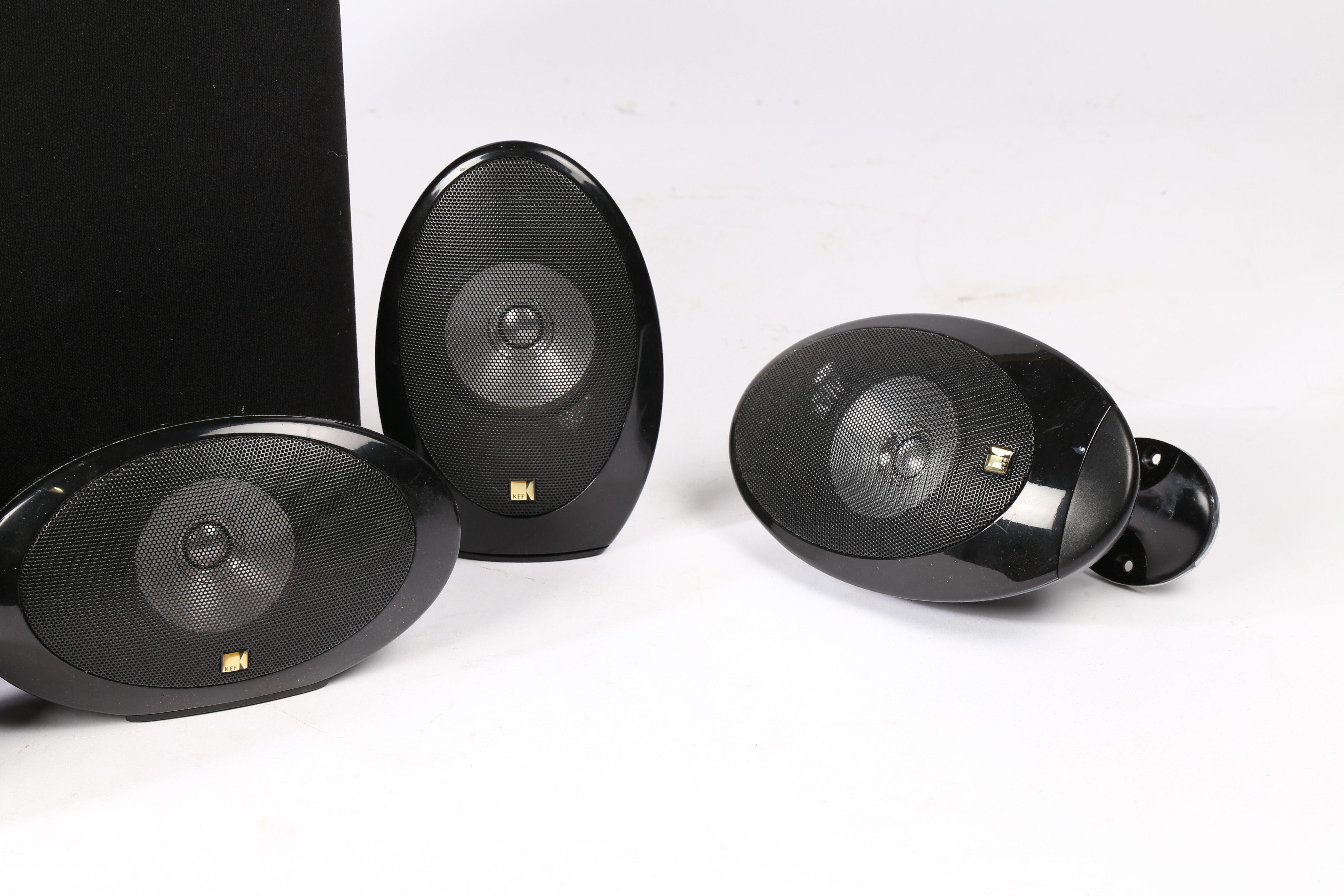 KEF KUBE-1 SUB AND 1000 SERIES HOME THEATRE SPEAKER SYSTEM. - Image 6 of 8