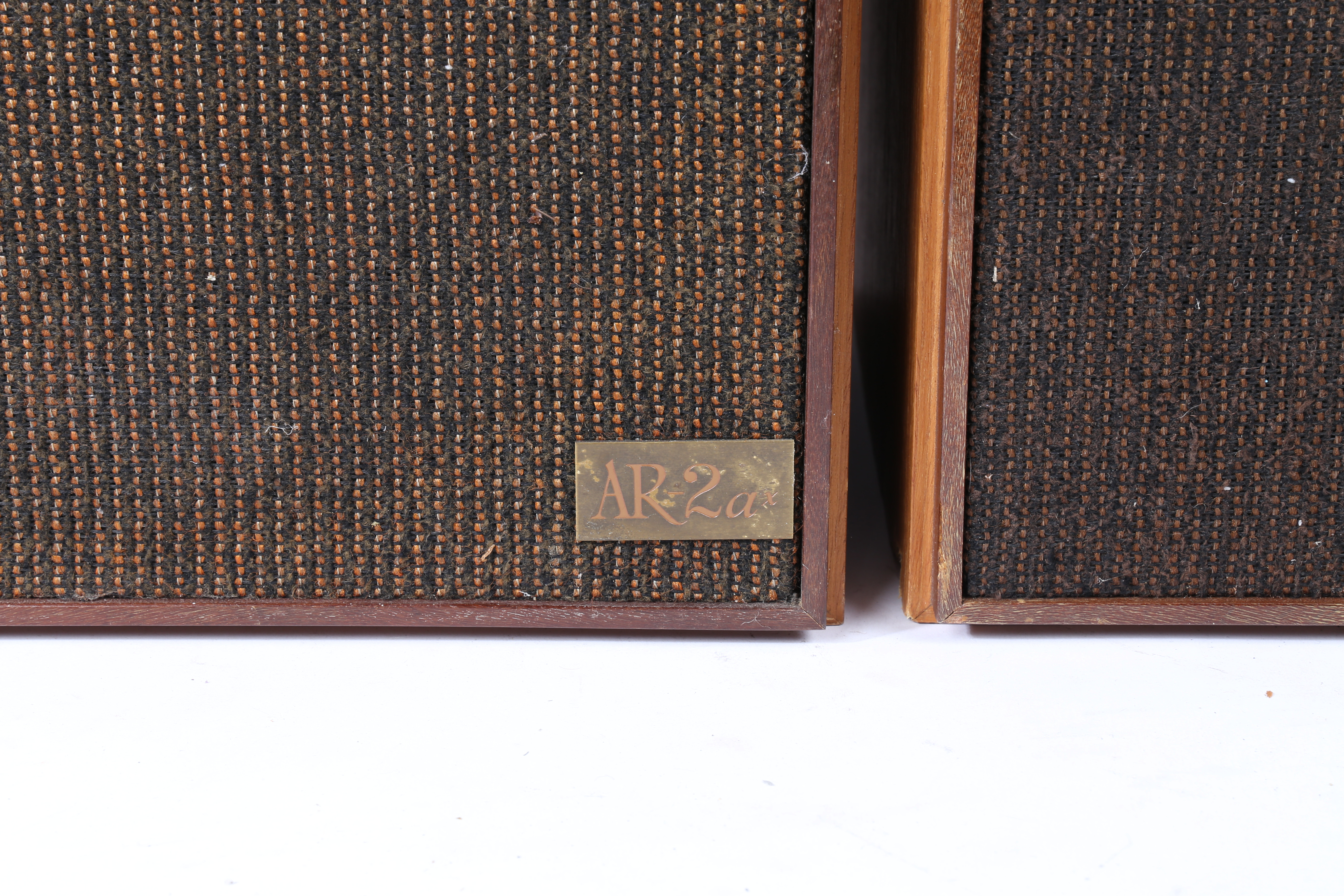 A PAIR OF ACCOUSTIC RESEARCH AR-2AX SPEAKERS. - Image 2 of 4