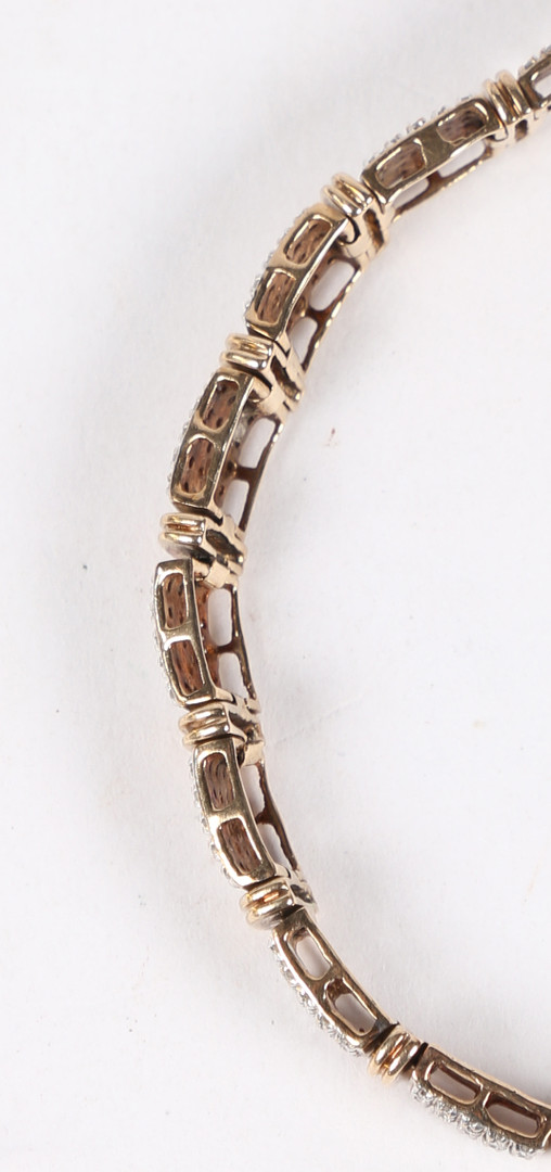 A 9 CARAT GOLD AND DIAMOND BRACELET. - Image 3 of 5