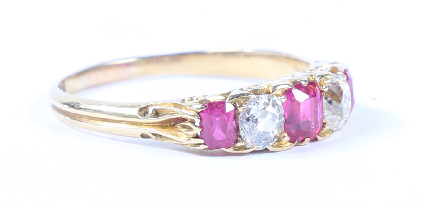 AN 18 CARAT GOLD, RUBY AND DIAMOND RING. - Image 4 of 6