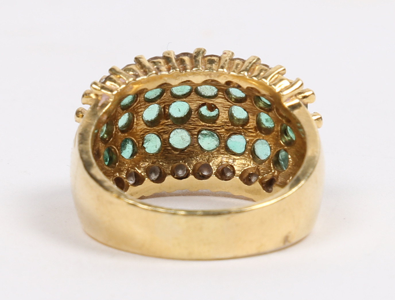 AN 18 CARAT GOLD, EMERALD AND DIAMOND RING. - Bild 4 aus 7