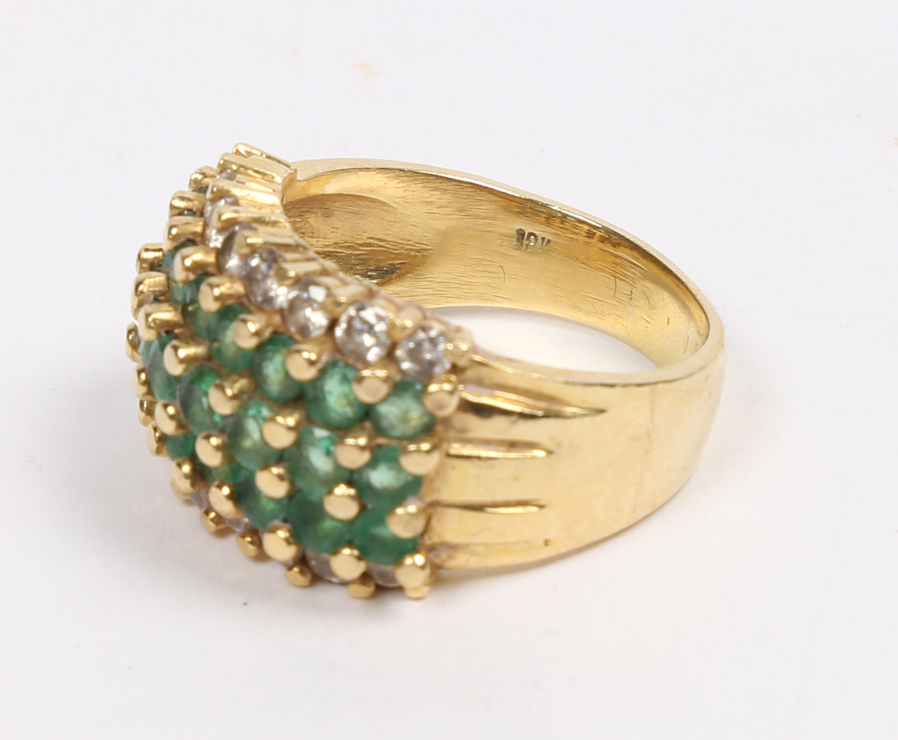 AN 18 CARAT GOLD, EMERALD AND DIAMOND RING. - Bild 3 aus 7