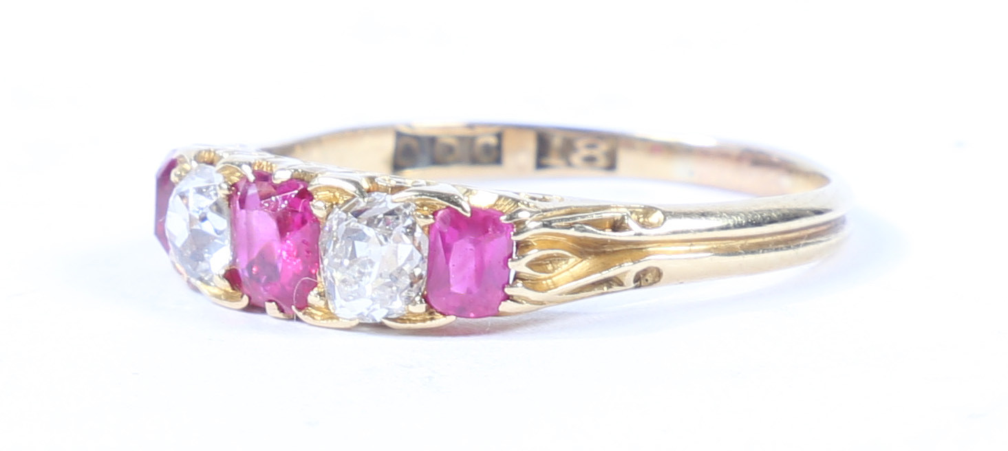 AN 18 CARAT GOLD, RUBY AND DIAMOND RING. - Bild 5 aus 6