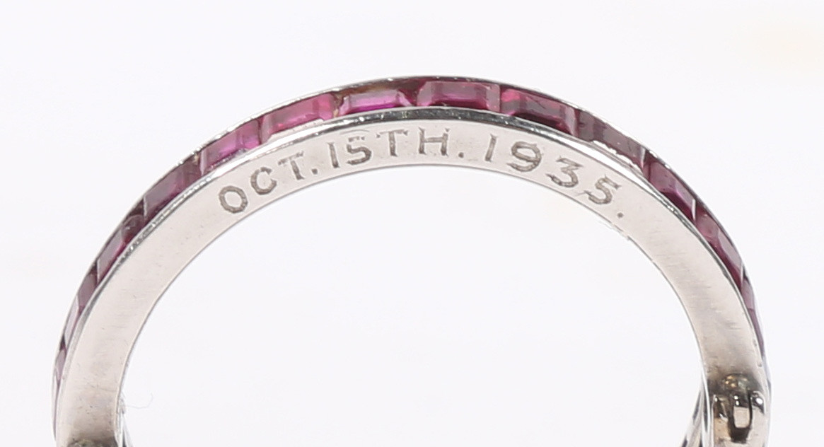 A SAPPHIRE, RUBY AND DIAMOND "DAY AND NIGHT" ETERNITY RING. - Image 5 of 6