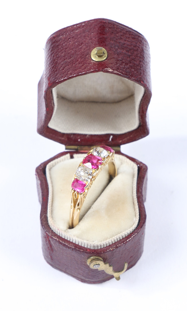AN 18 CARAT GOLD, RUBY AND DIAMOND RING. - Image 6 of 6