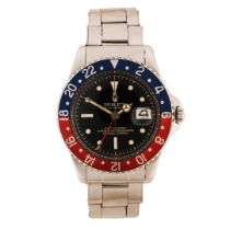 A ROLEX OYSTER PERPETUAL GMT MASTER STAINLESS STEEL GENTLEMAN'S WRISTWATCH.