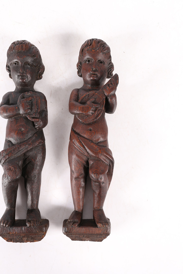 A PAIR OF CARVED OAK FIGURES. - Image 3 of 12